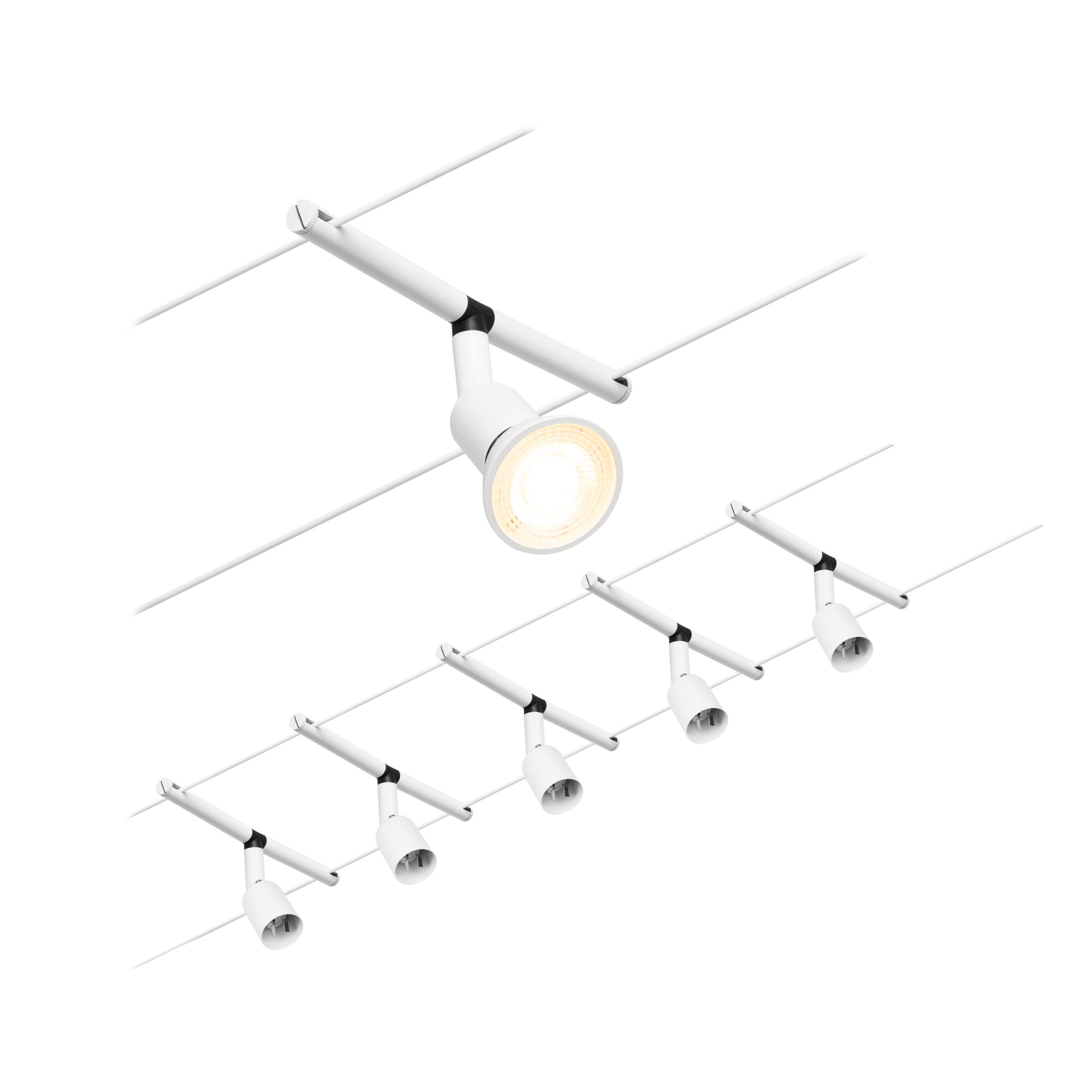 Illuminazione su binario bianca con faretti multipli appesi a fili sottili.