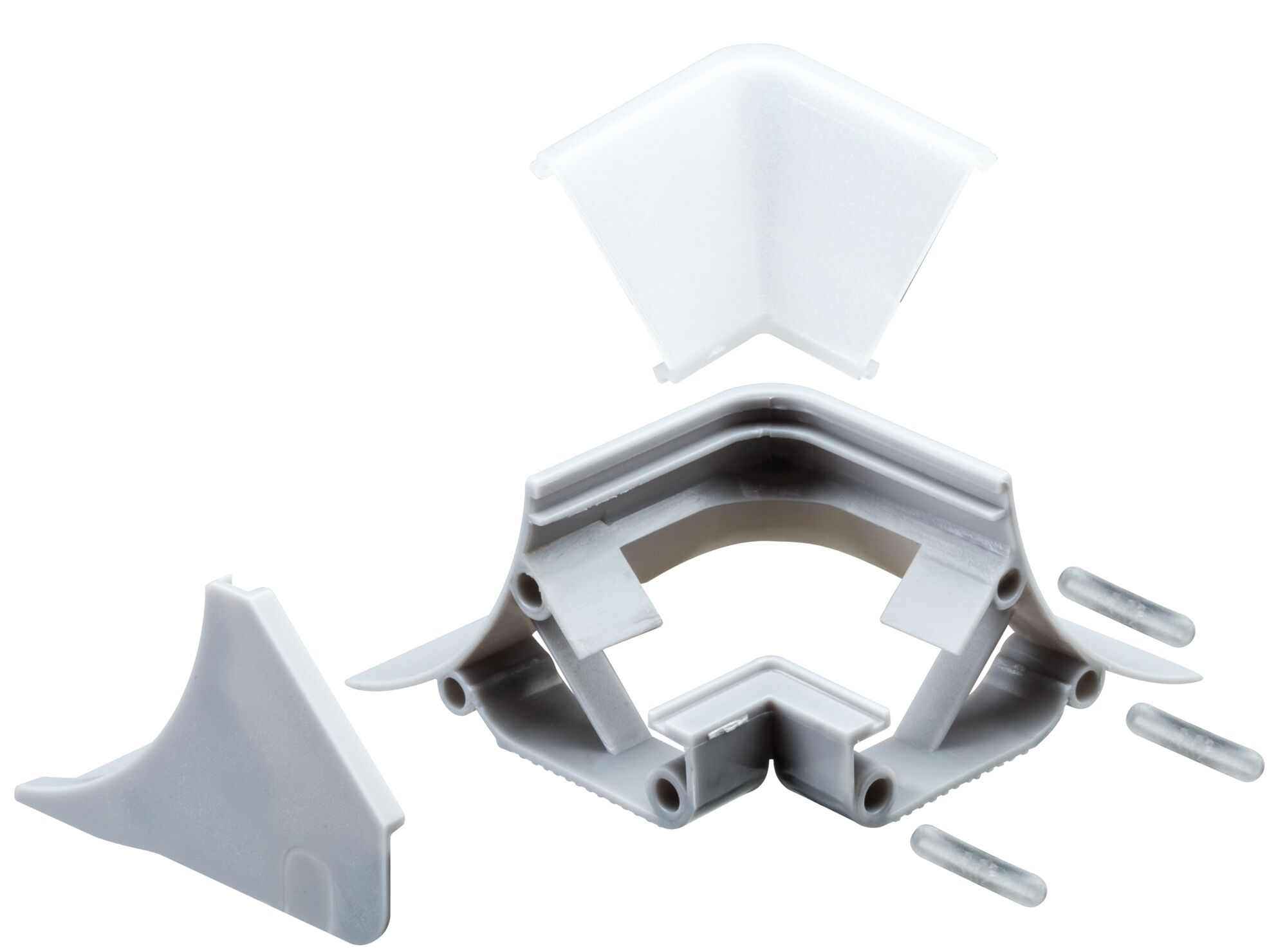 Szare i białe części łącznika narożnego do korytek kablowych na białym tle.