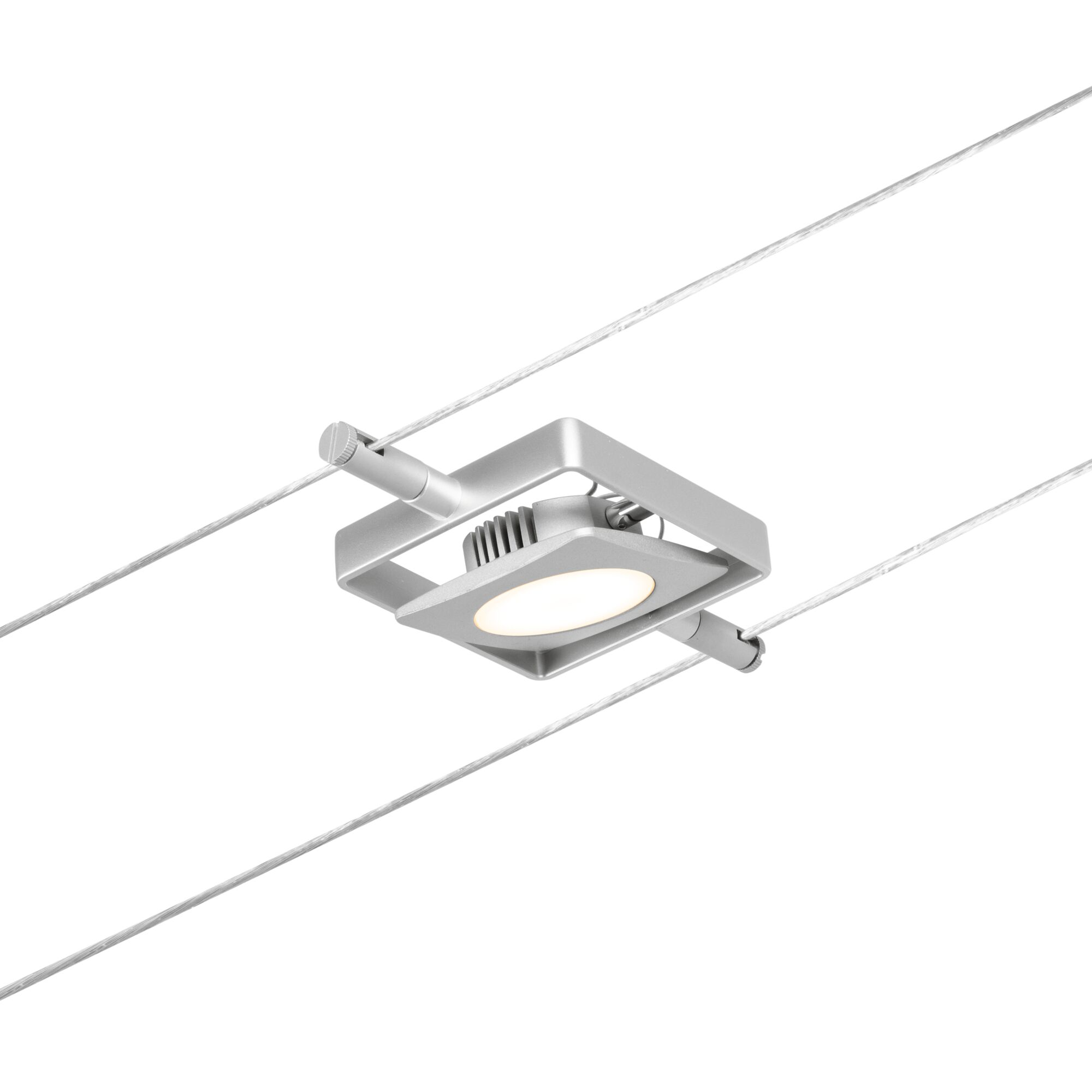 Un apparecchio di illuminazione argentato con luce LED pende da due cavi sottili.