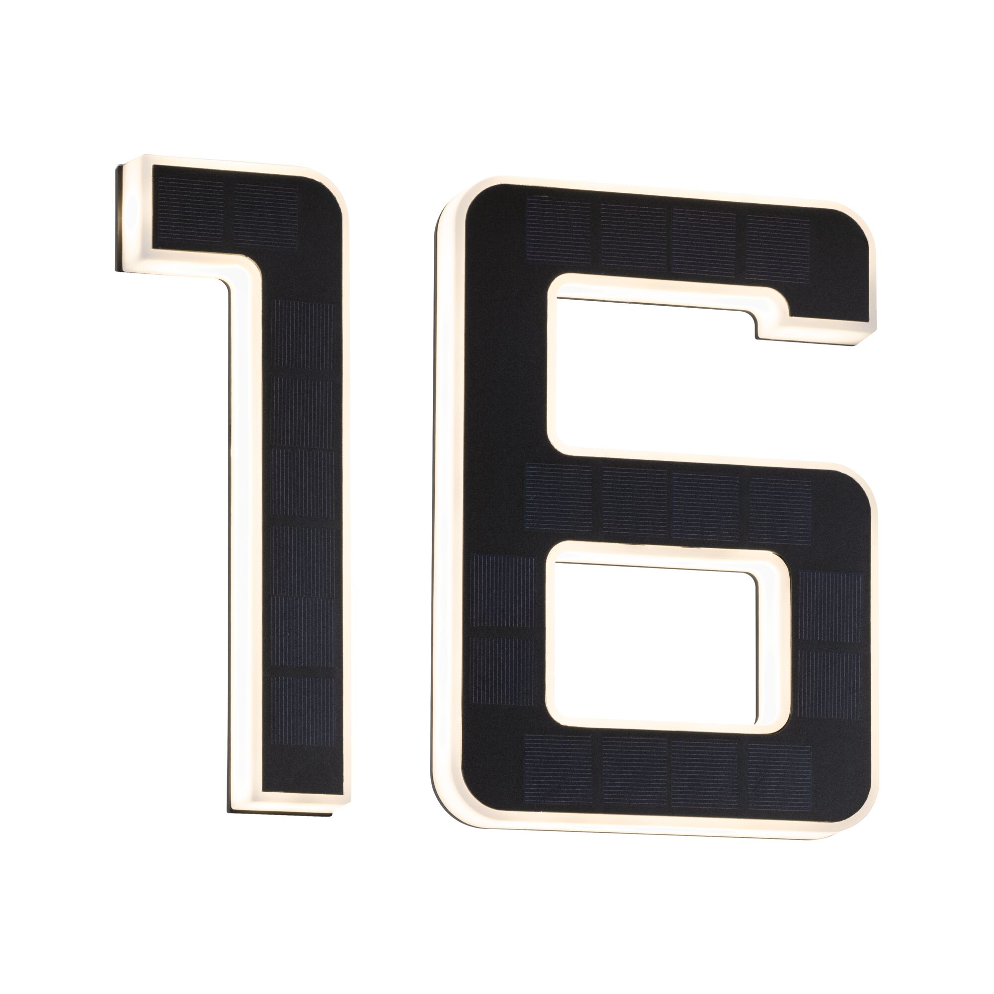 Zasilany energią słoneczną numer domu 16 ze światłem na białym tle.