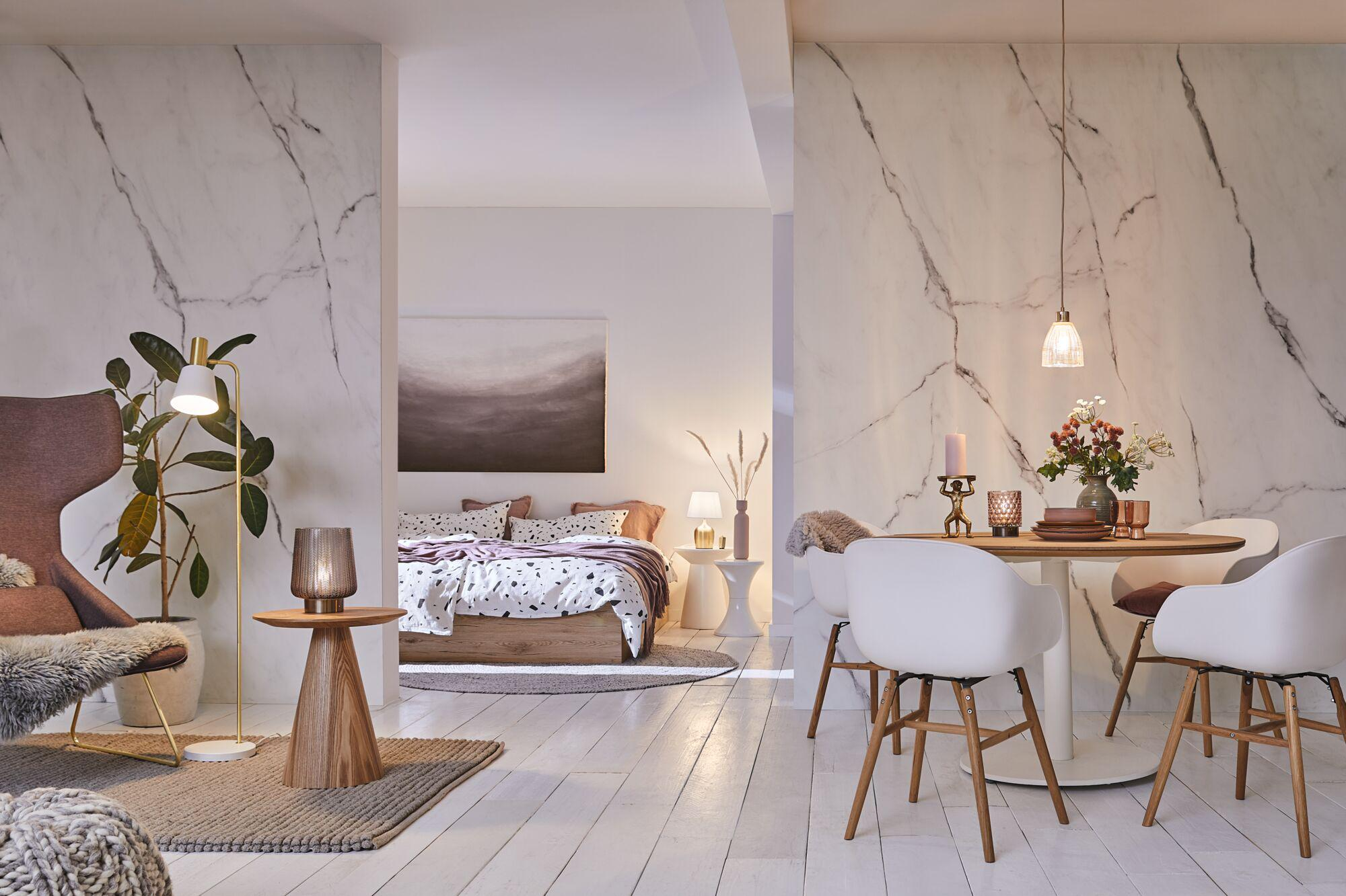 Stylowy salon z jadalnią i sypialnią.