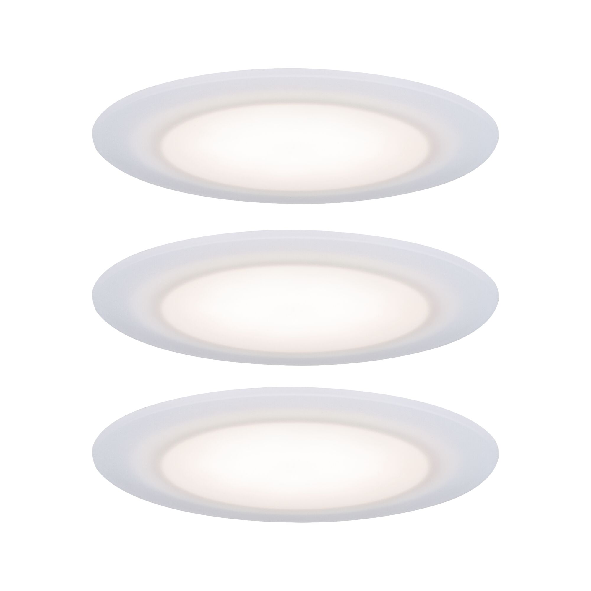 Tre plafoniere rotonde bianche con diffusori, una accanto all'altra su sfondo bianco.