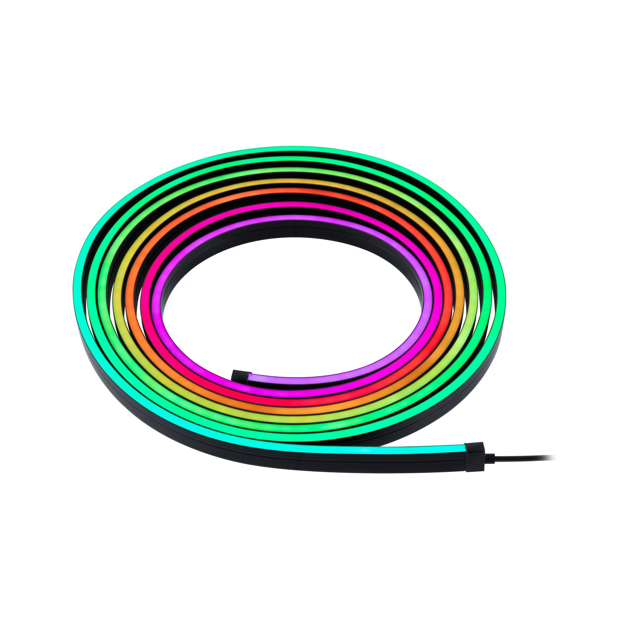 Ein gerolltes LED-Lichtband mit Regenbogenfarben auf weißem Hintergrund.