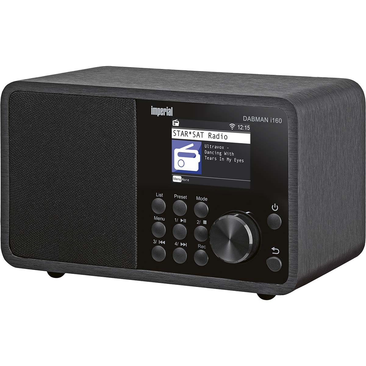 Een zwarte DAB+ radio met een display dat de songtitel toont.