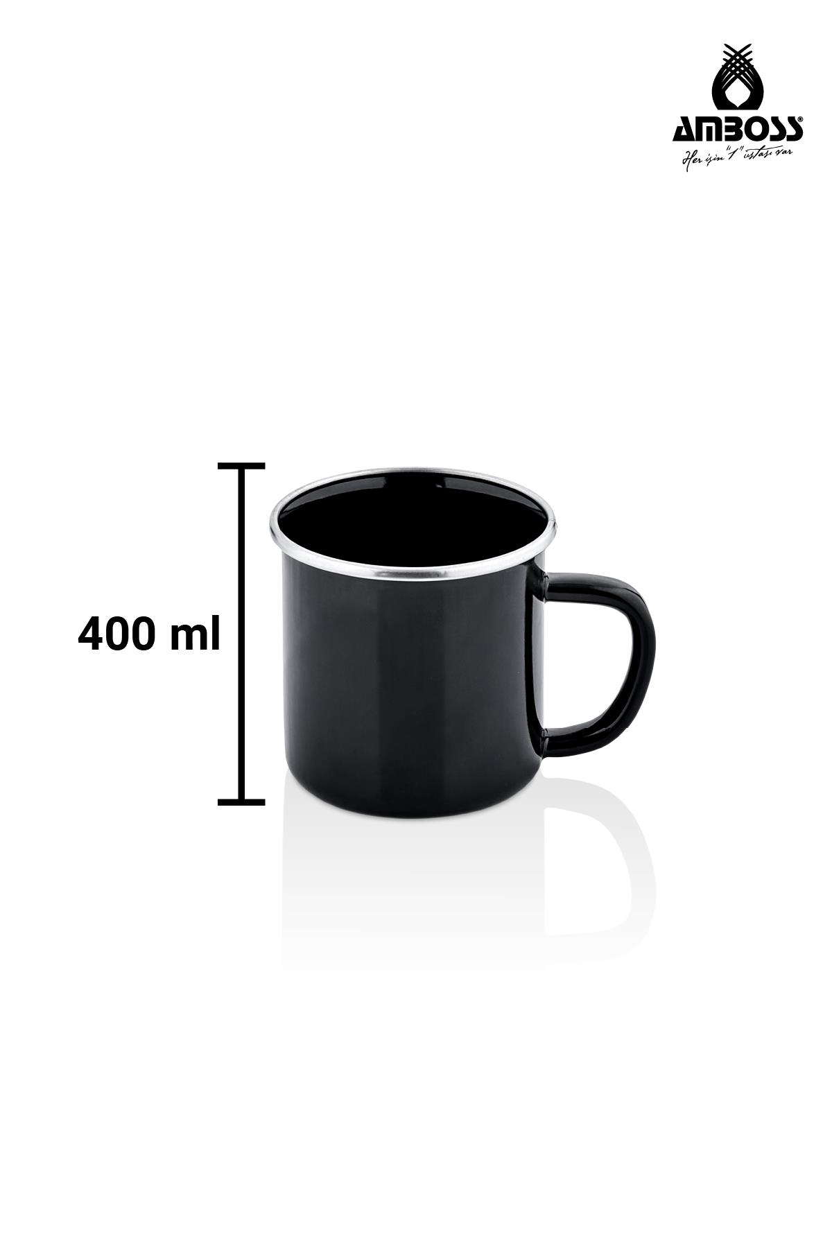 Gümüş kenarlı ve kulplu siyah emaye kupa, 400 ml kapasiteli.