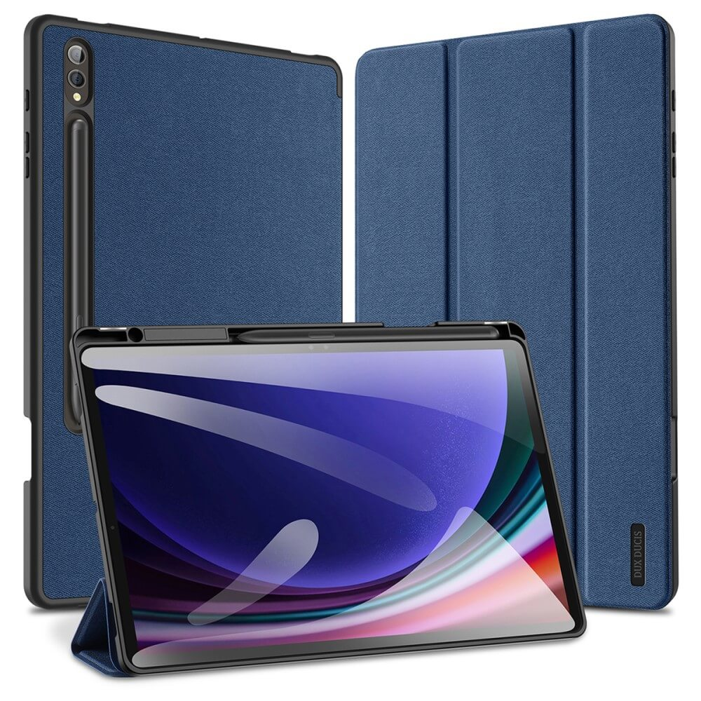 Tablet blu con portapenne e cover, su sfondo bianco.