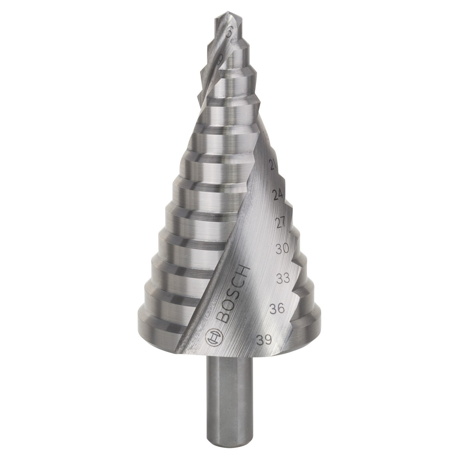 Ein spitz zulaufender Metallbohrer mit abgestuften Kanten und Markierungen.