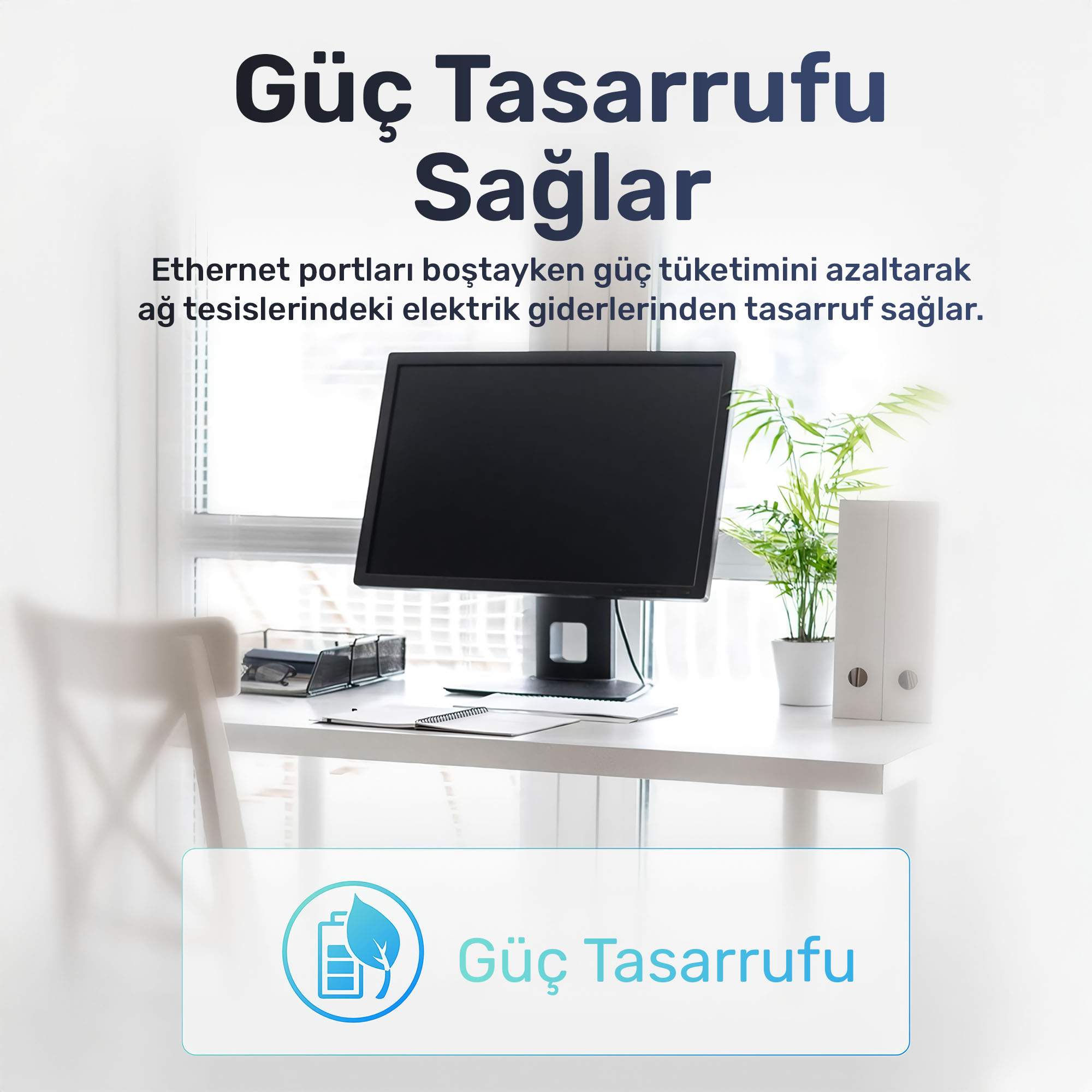 Biurko z monitorem, rośliną i segregatorami. Tekst promuje oszczędność energii.