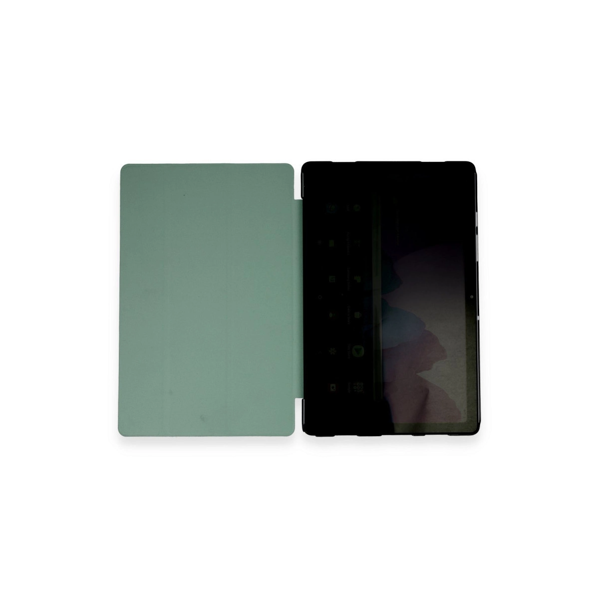 Açık yeşil kılıflı açık bir tablet.