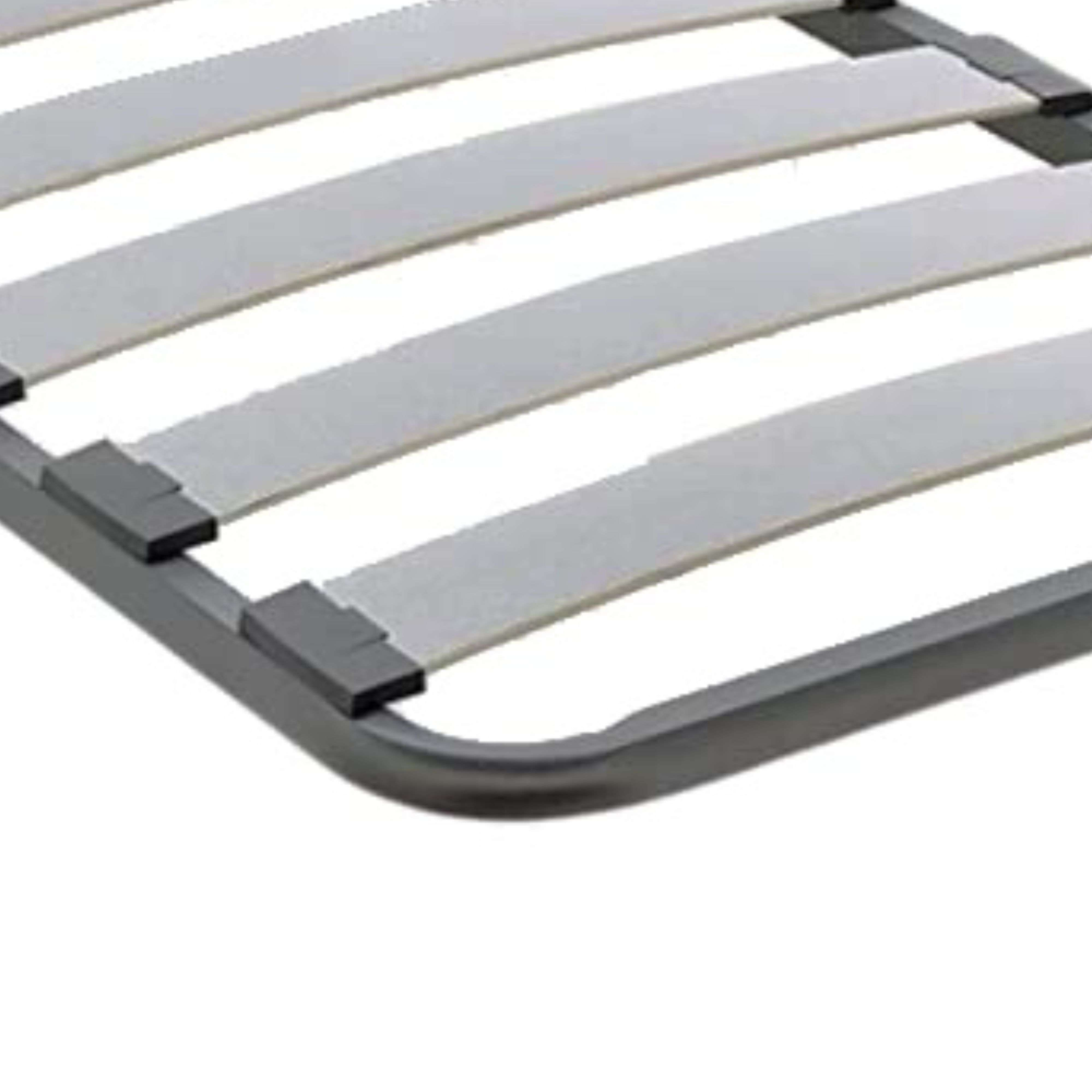 Estructura de cama metálica con listones, primer plano.