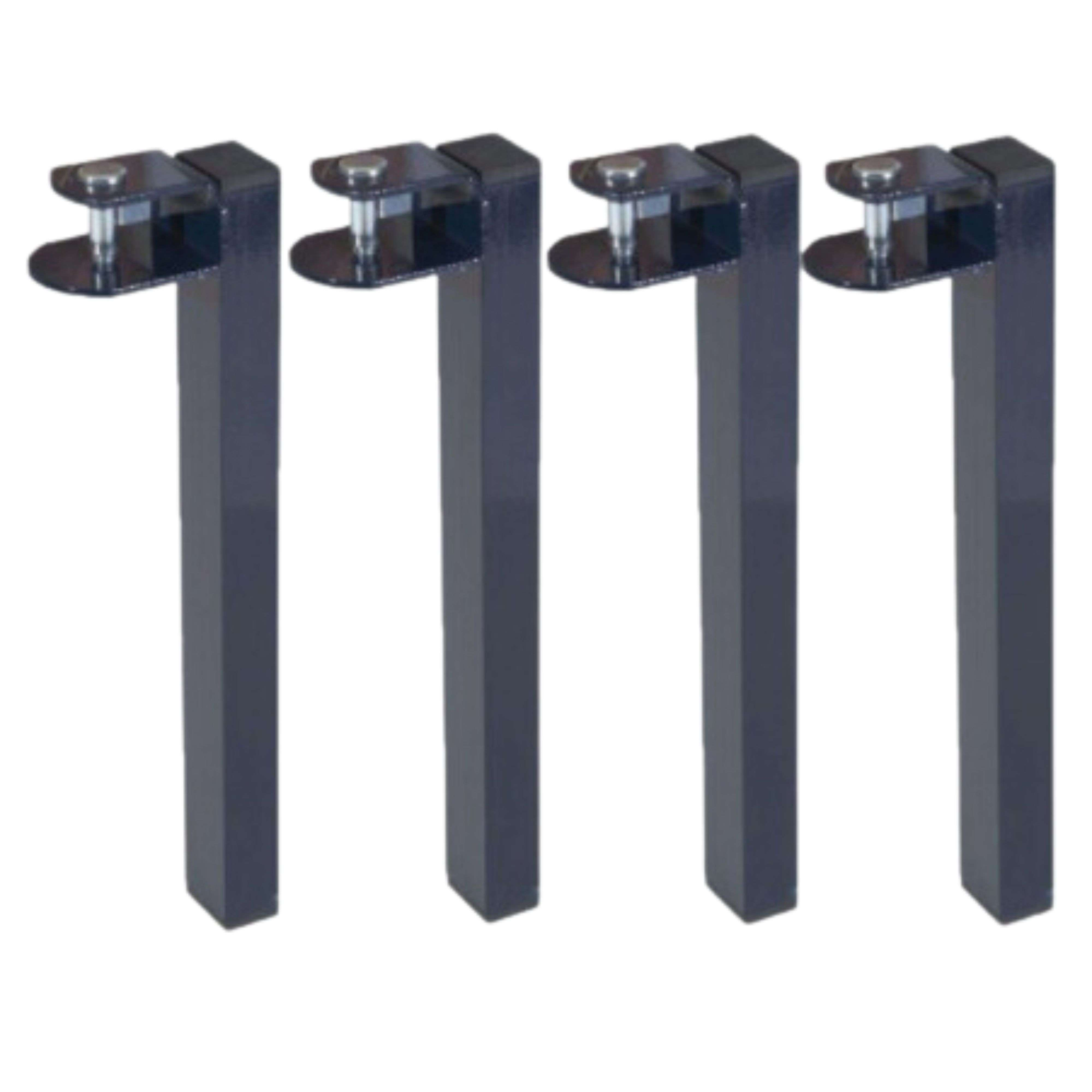 Cuatro soportes metálicos rectangulares oscuros con tornillos y abrazaderas plateadas.