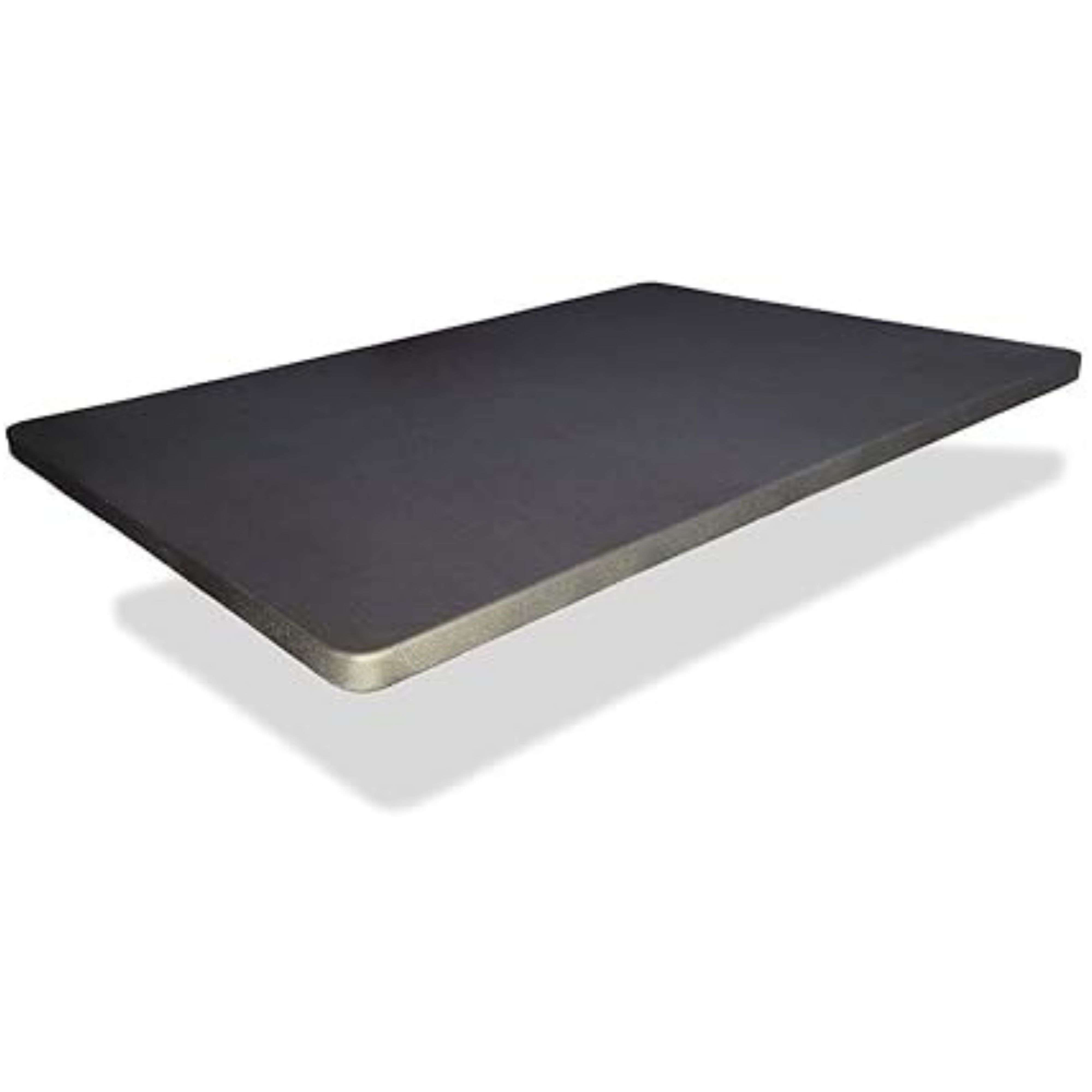 Una placa rectangular oscura con esquinas redondeadas flota.