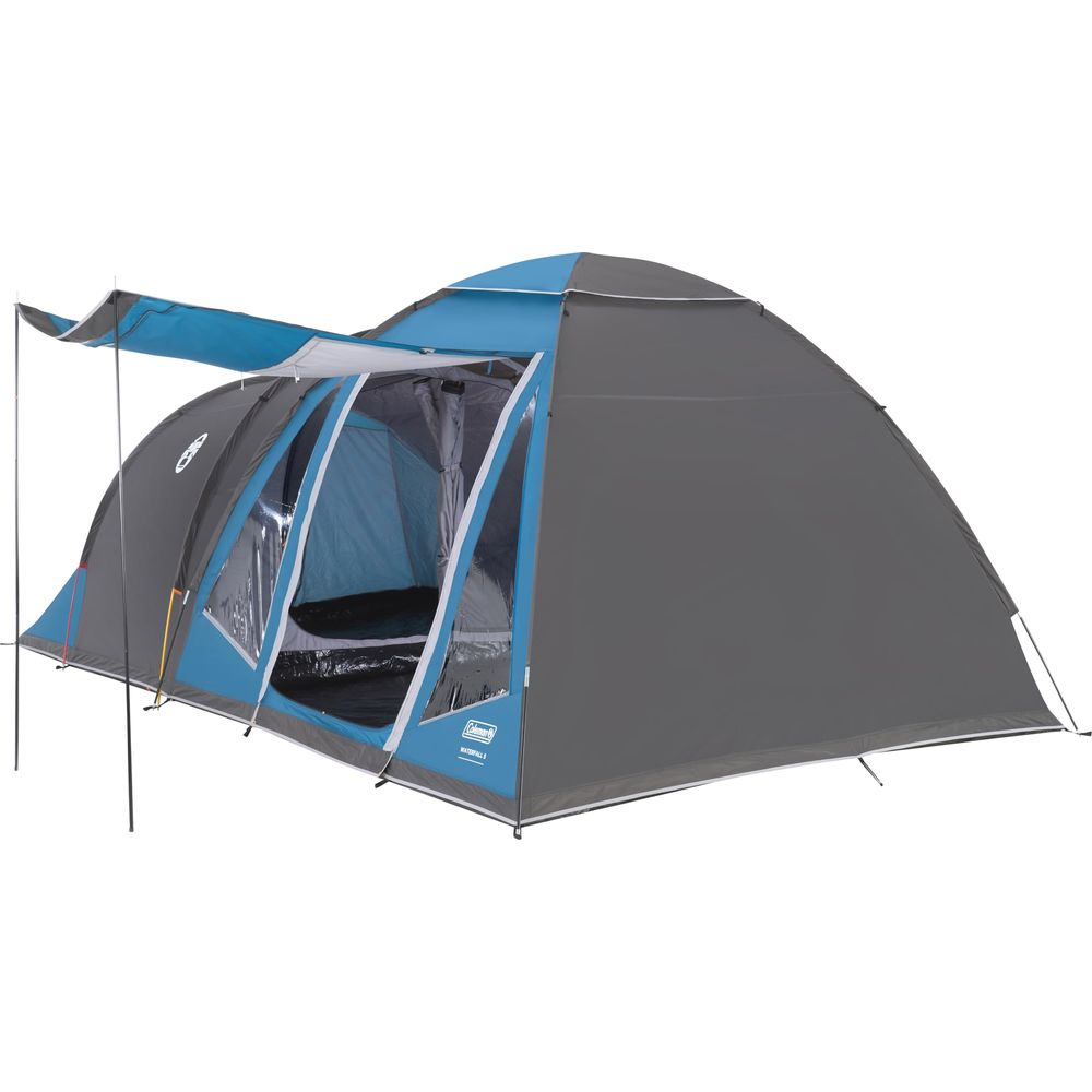 Una tenda Coleman grigia e blu con due sacchi a pelo visibili.