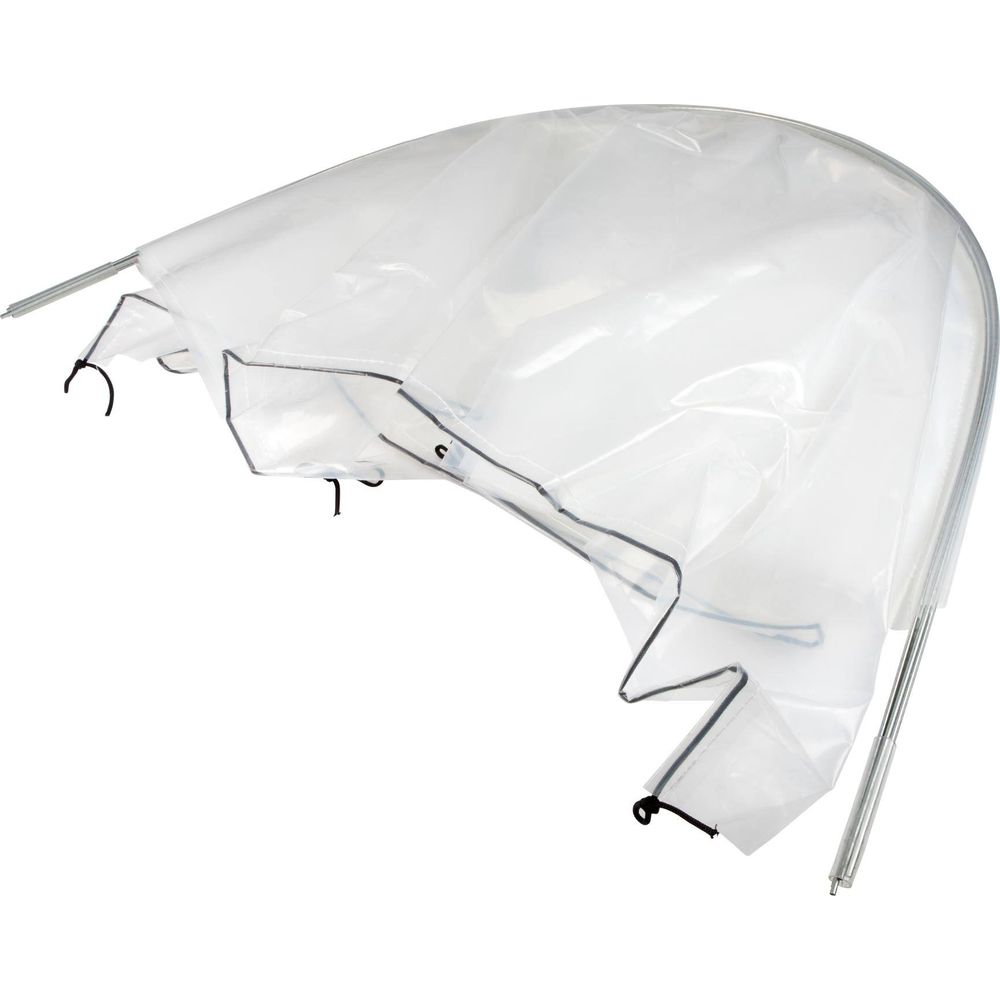 Ein transparenter Regenschutz mit silbernen Metallstäben, der auf einer Seite offen ist.
