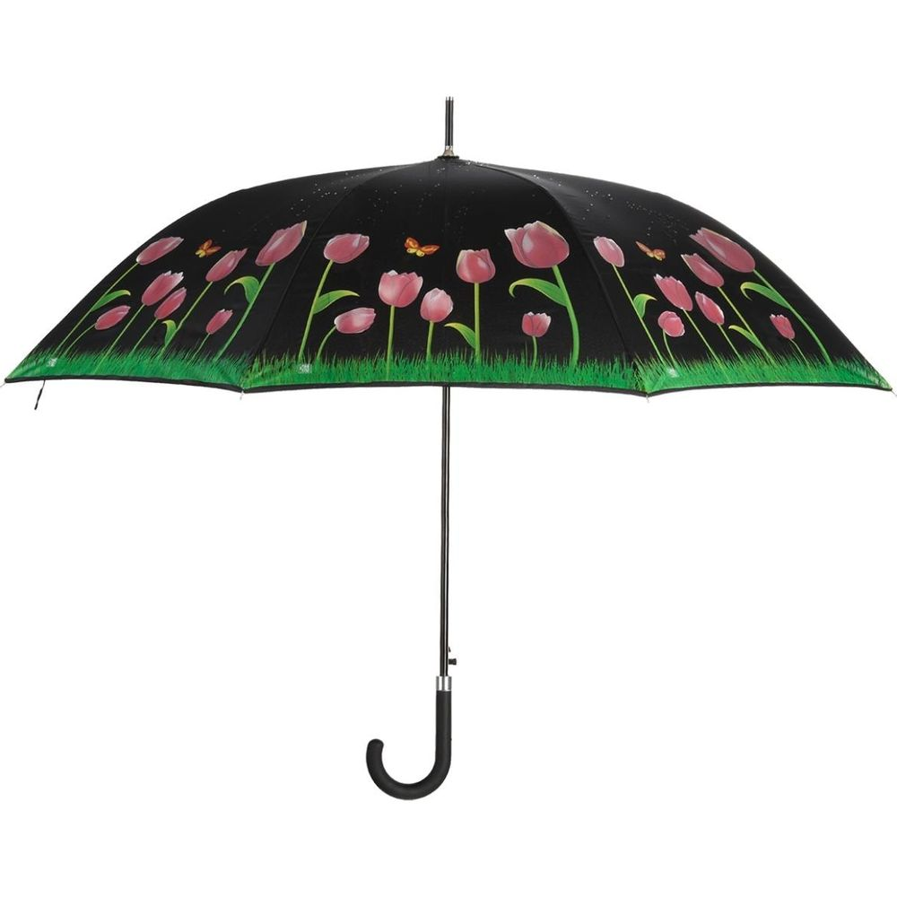Ein schwarzer Regenschirm mit rosa Tulpen und Schmetterlingen auf schwarzem Hintergrund.