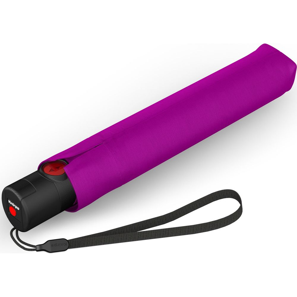 Ein geschlossener, violetter Regenschirm mit schwarzem Griff und Handschlaufe.