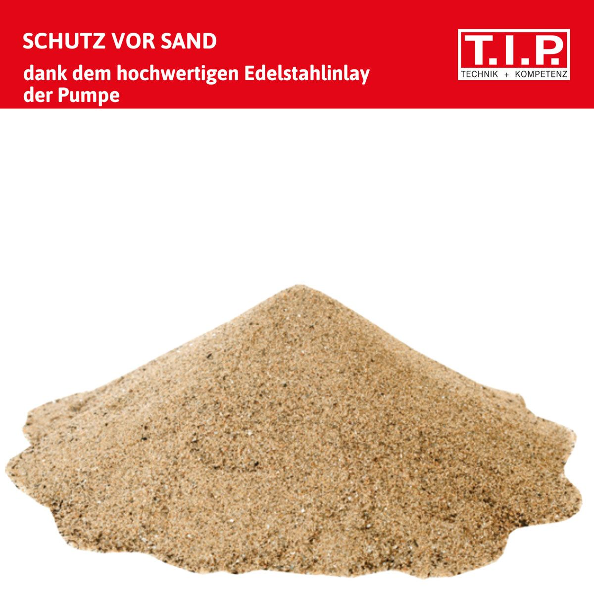 Ein Haufen Sand mit einem roten Banner darüber.