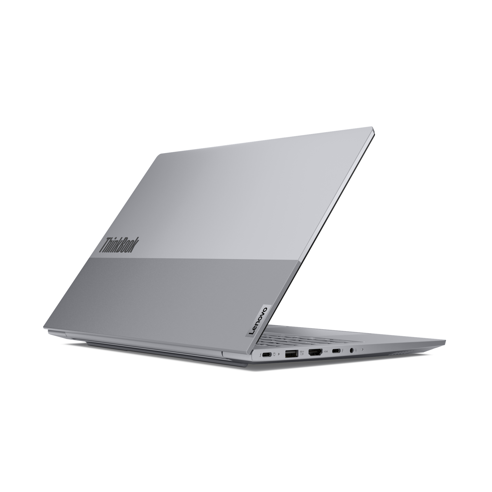 Ein silberner Lenovo ThinkBook Laptop, von hinten links gesehen, mit Anschlüssen an der Seite.