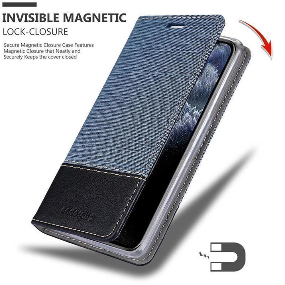 Custodia per telefono blu con dettaglio in pelle nera, chiusura magnetica.