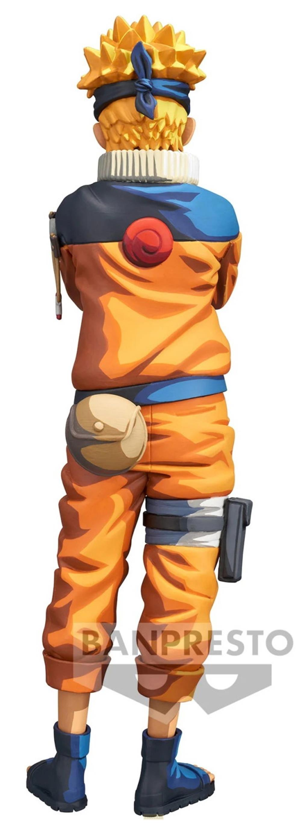 Eine Figur mit orangefarbener Kleidung und blauen Akzenten, von hinten gezeigt.