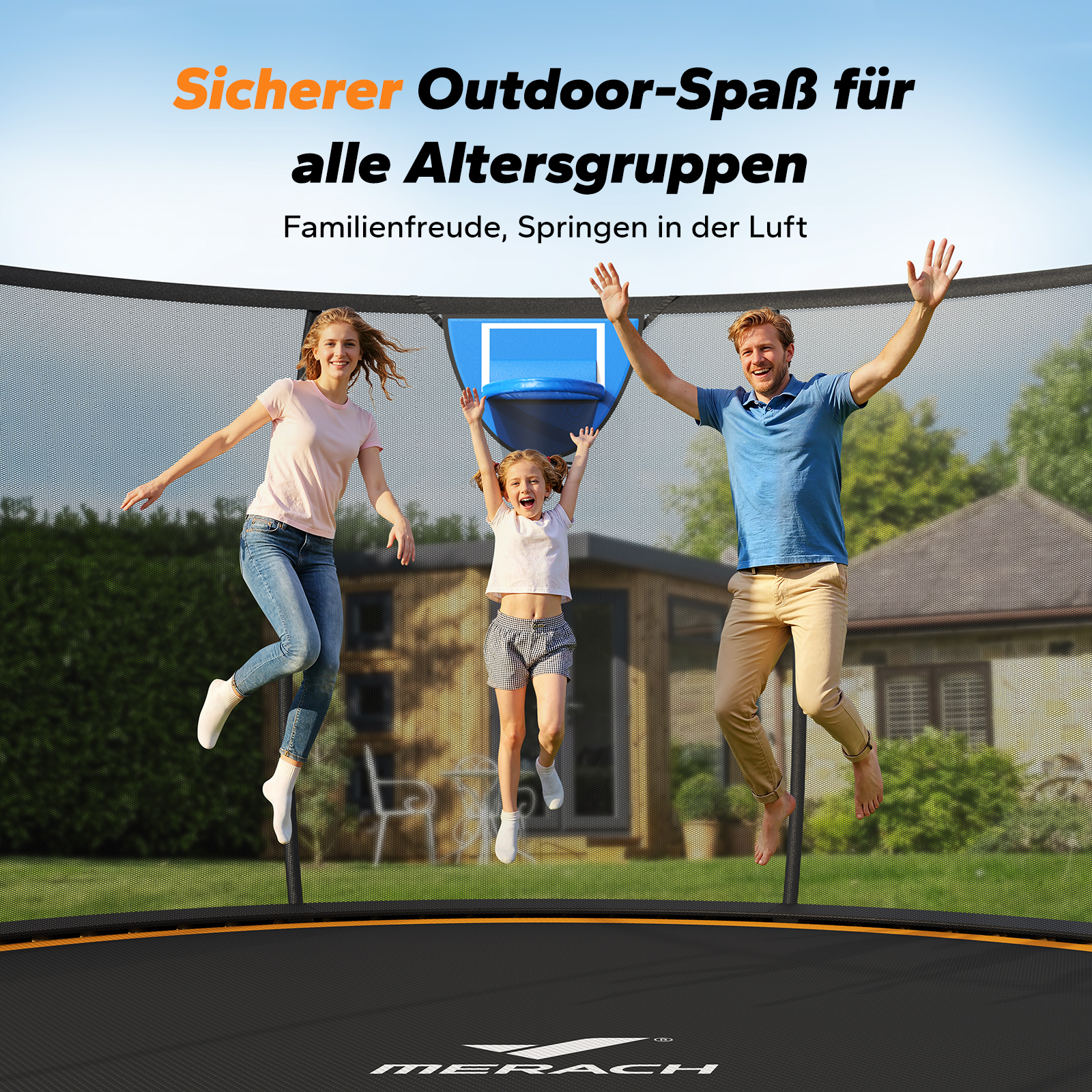 Eine Familie springt auf einem Trampolin mit Basketballkorb.