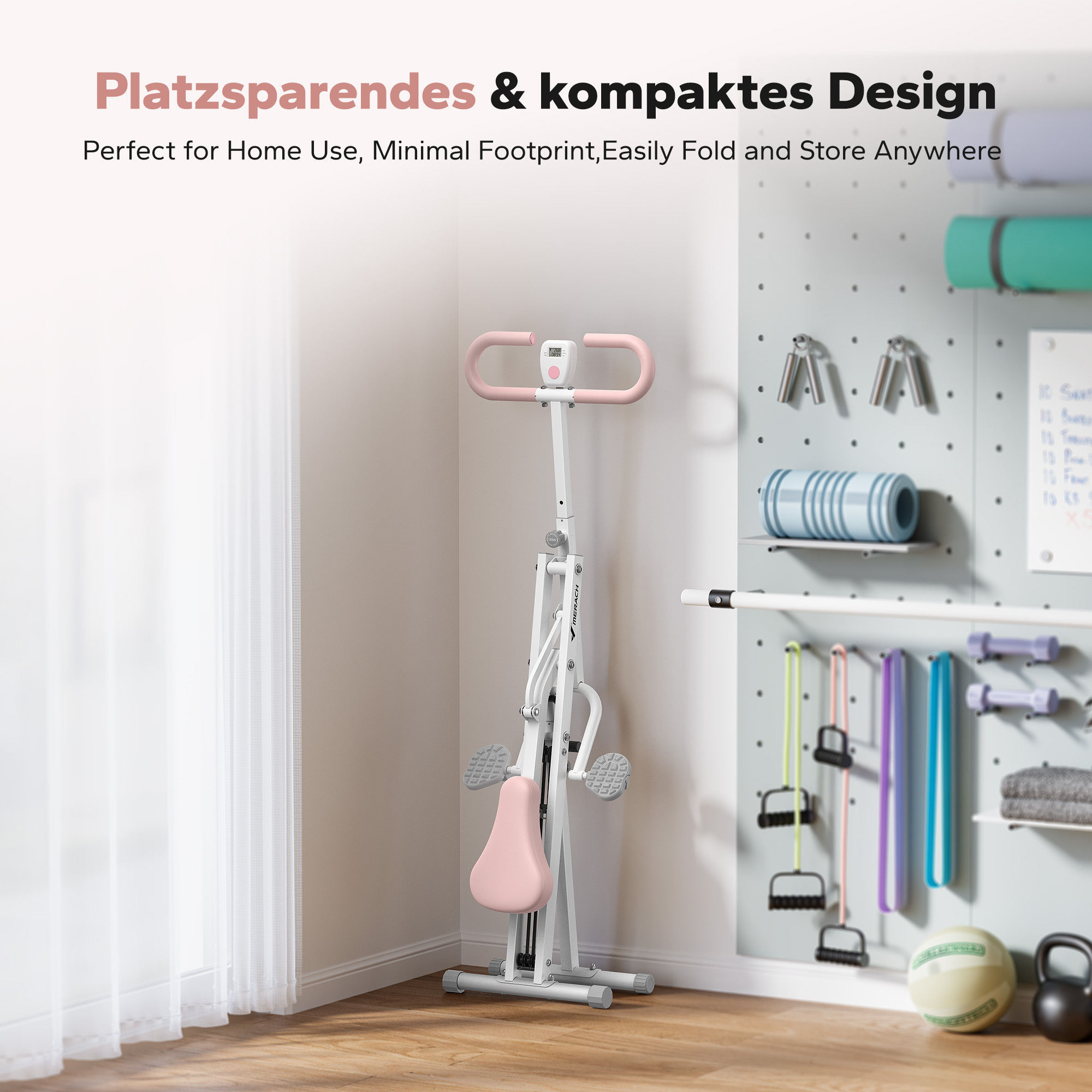Ein weißer Heimtrainer mit rosa Griffen und Sitz steht neben einer Wand mit Trainingsgeräten.