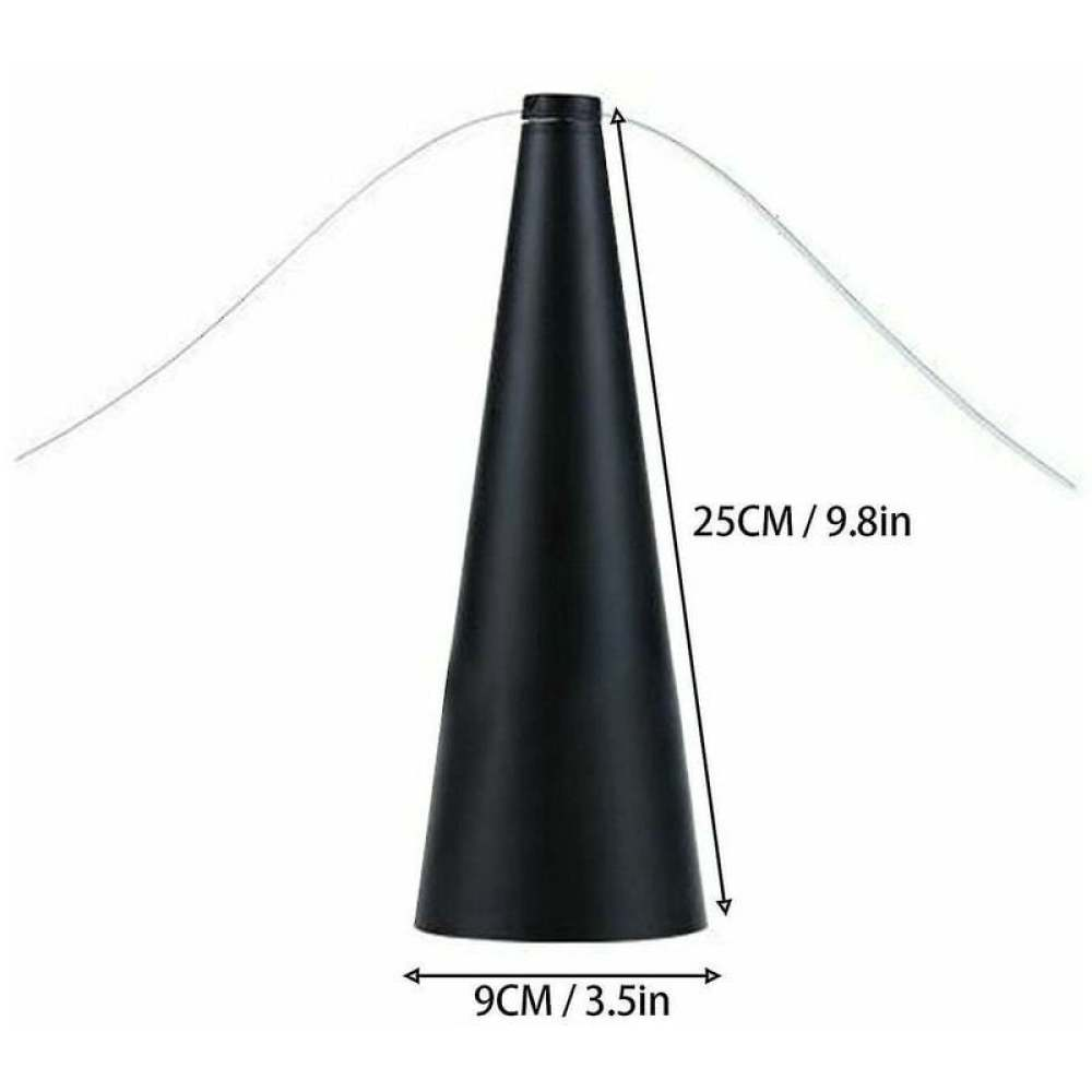Schwarzer Kegel mit Flügeln, 25cm hoch, 9cm breit.