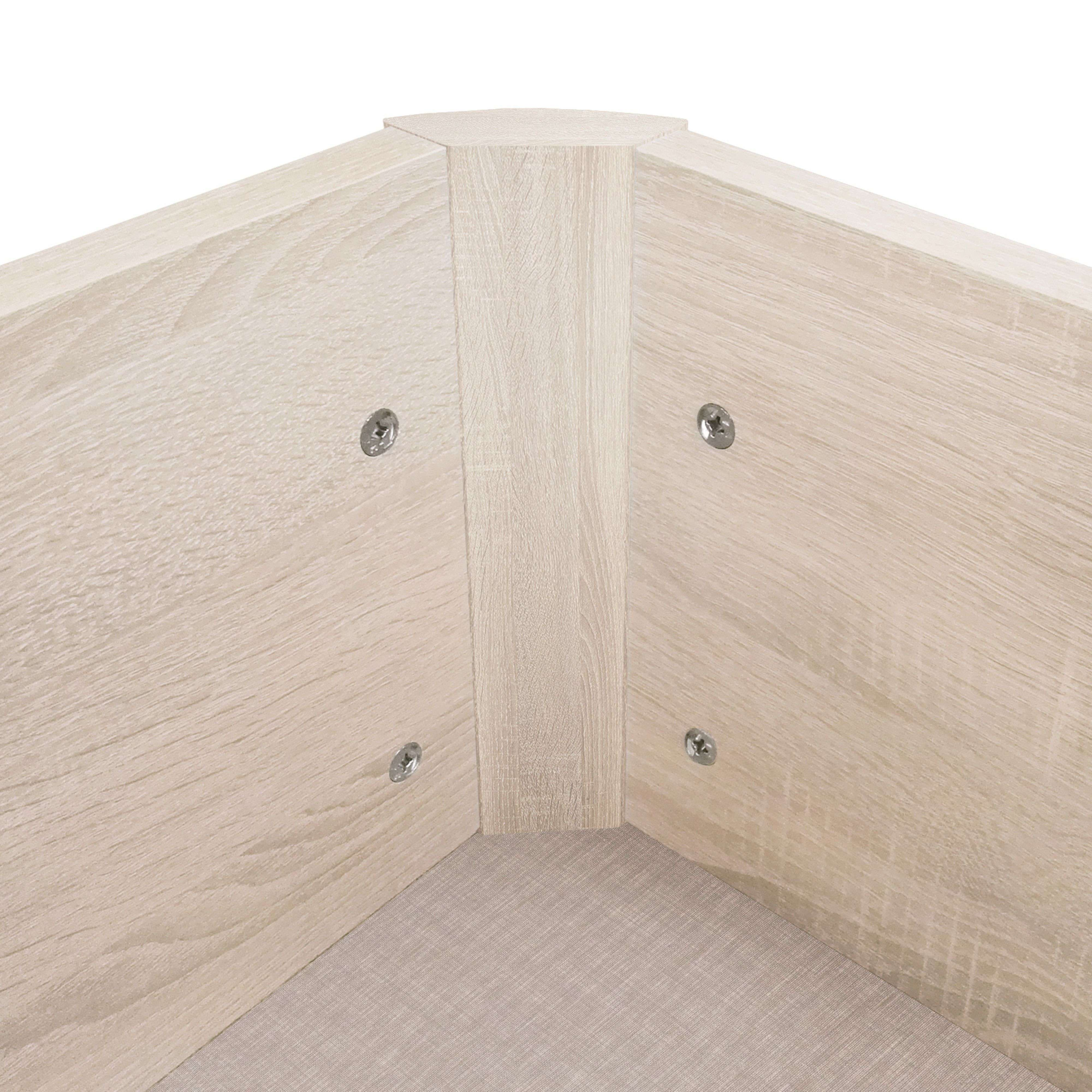 Esquina de madera con tornillos y suelo texturizado.