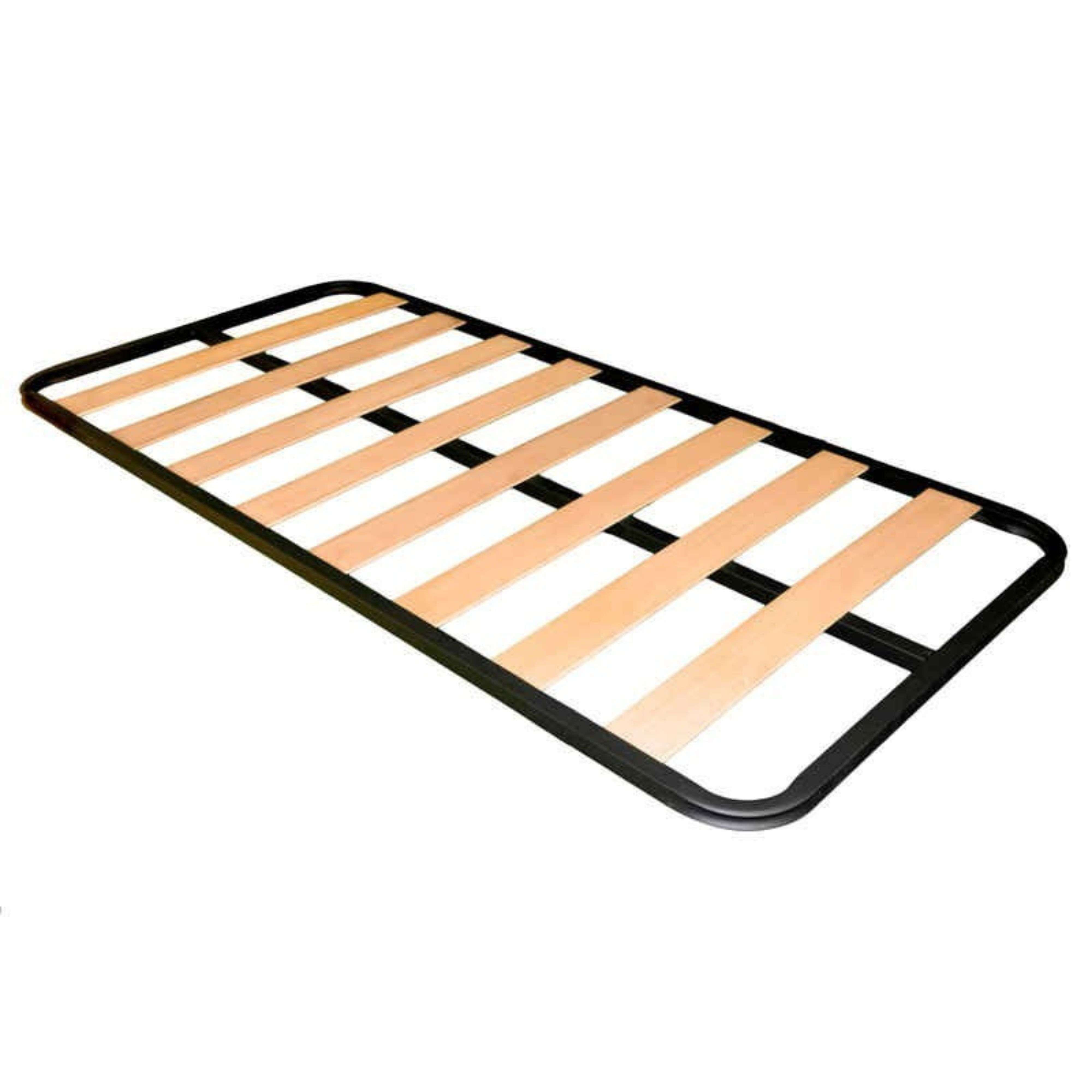 Una base de cama hecha de listones de madera y un marco de metal negro.