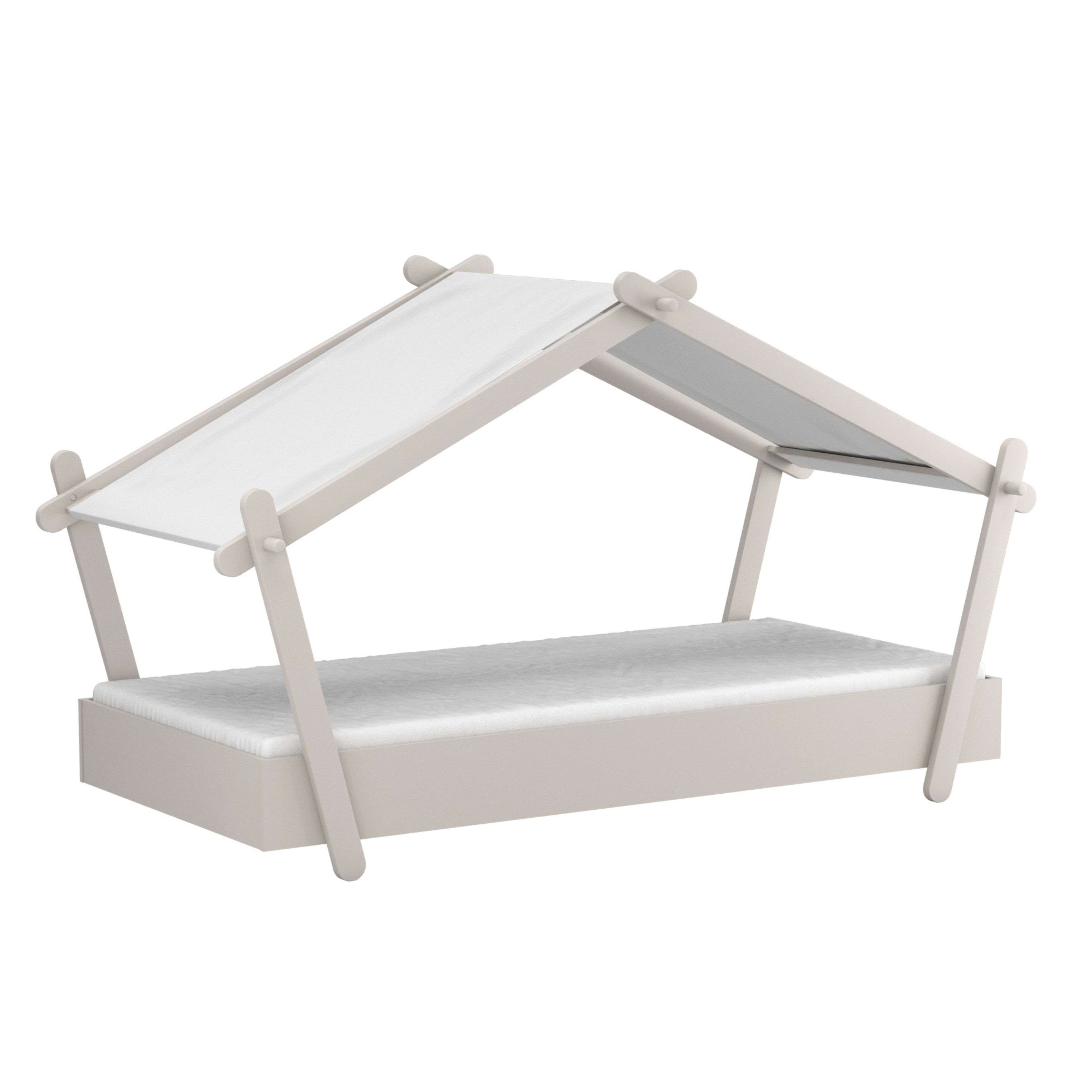 Una cama gris claro con techo de tienda y colchón blanco.