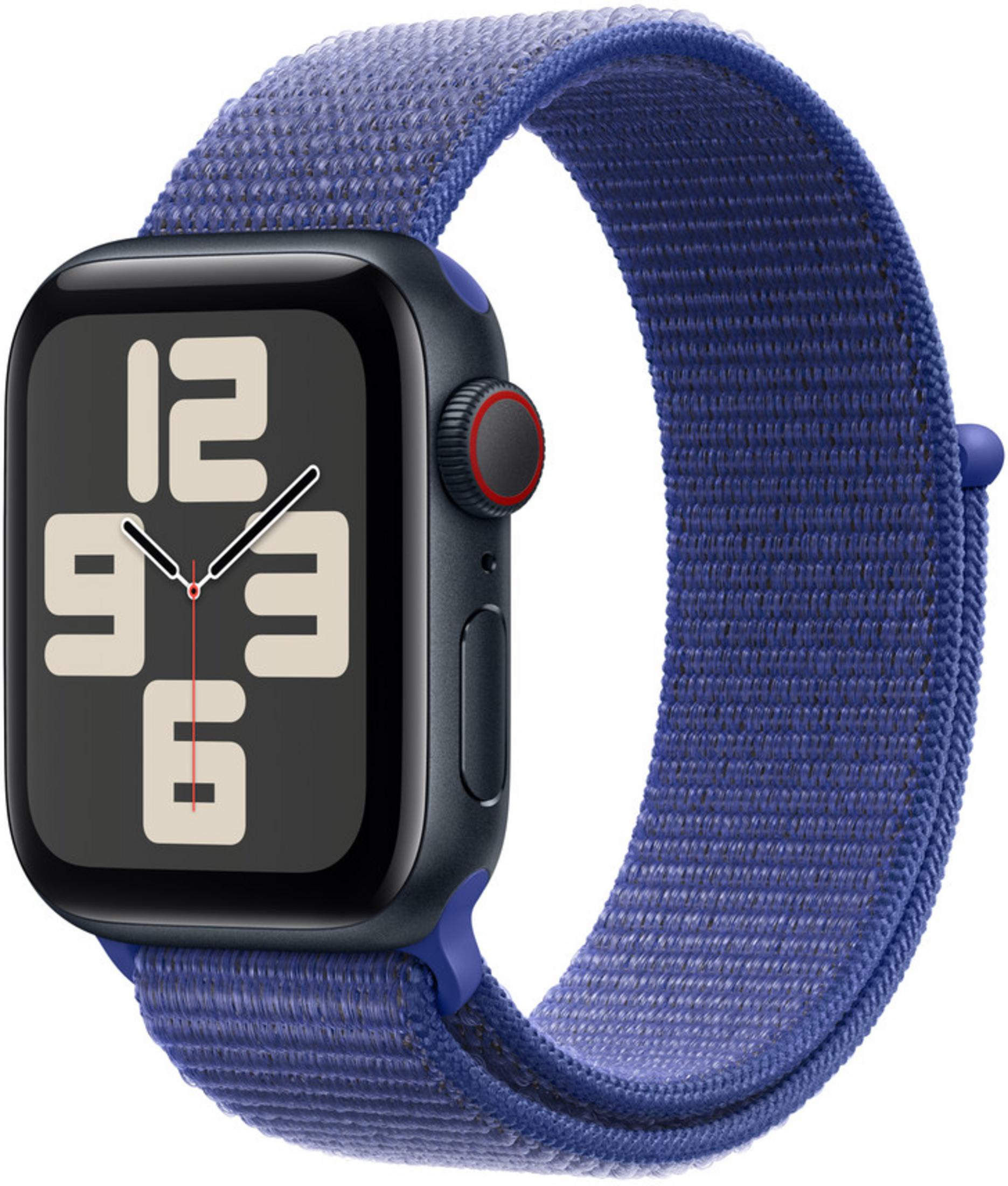 Een smartwatch met blauwe stoffen band en zwarte behuizing.