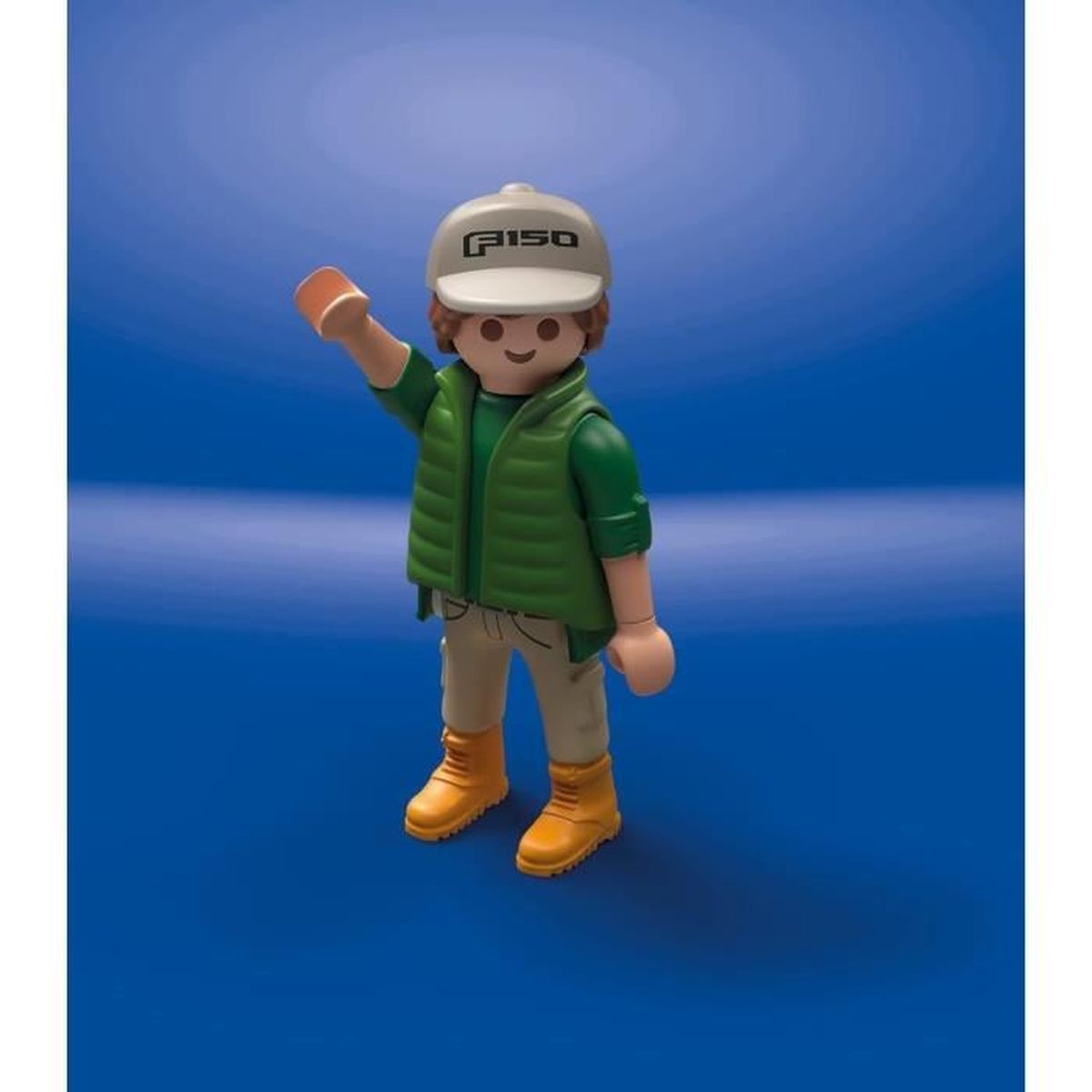 Figura de juguete con gorra F-150, chaleco y botas sobre fondo azul.