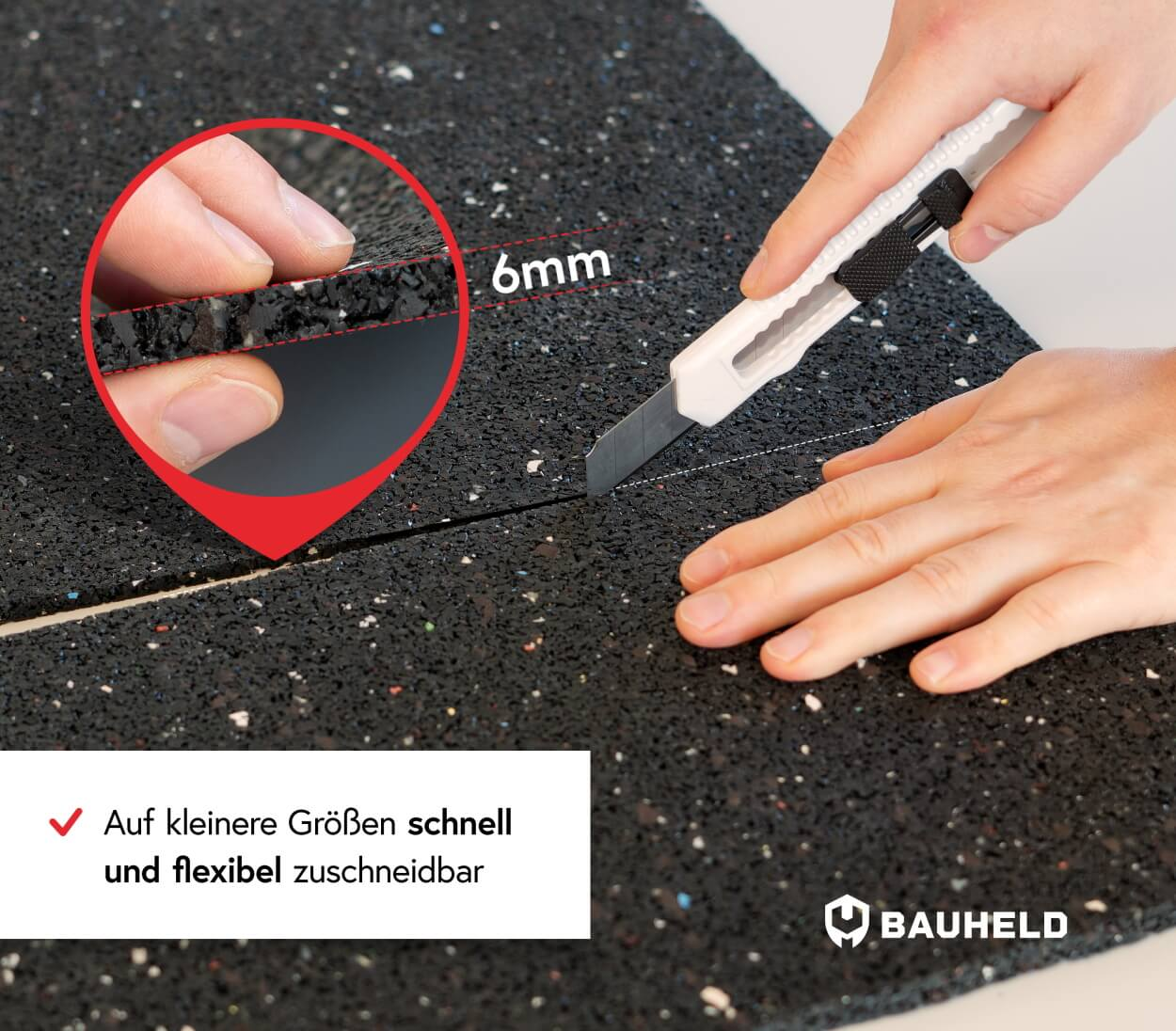 Eine Hand schneidet schwarze Gummimatte, 6mm dick, mit einem Cuttermesser.