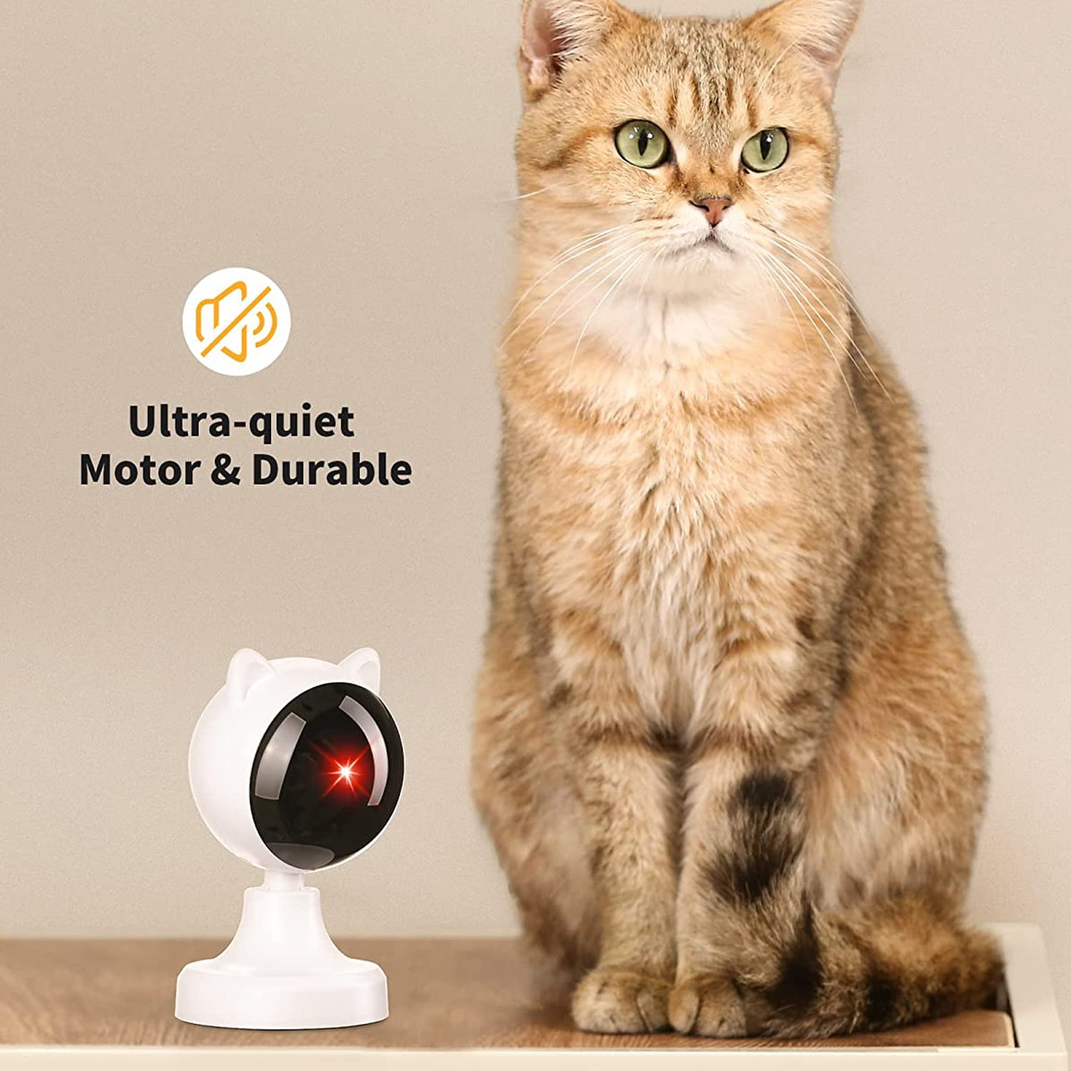 Eine Katze sitzt neben einem weißen Spielzeug mit rotem Laserpunkt.