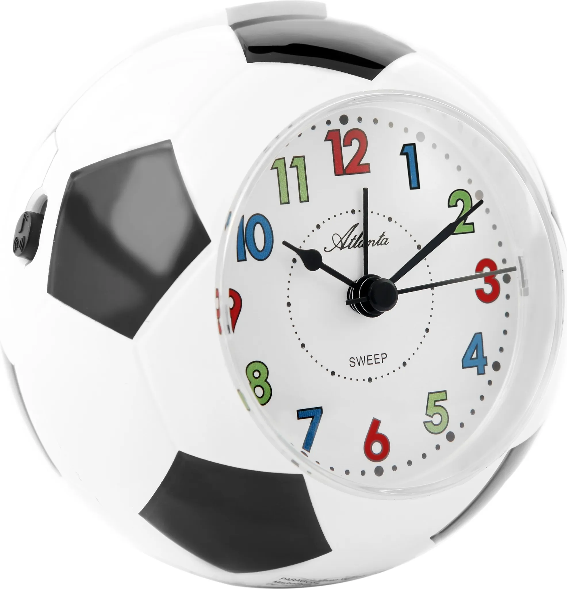 Ein weißer Wecker in Form eines Fußballs mit bunten Zahlen auf dem Zifferblatt.