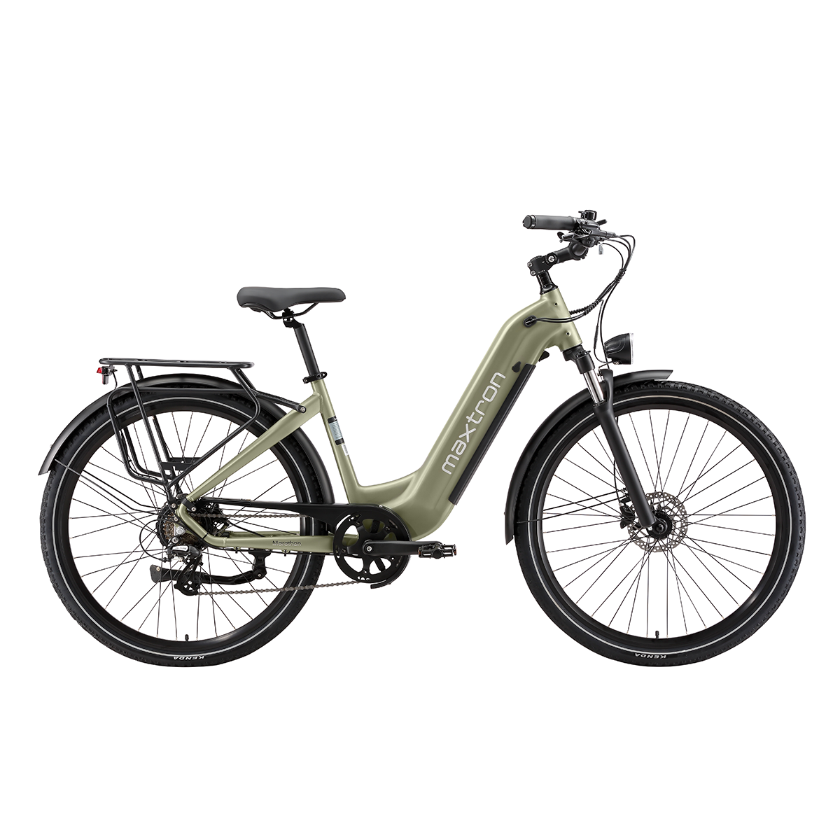 Jasnozielony rower elektryczny z bagażnikiem i błotnikami.