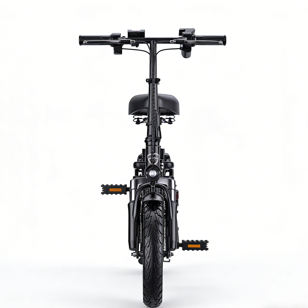Czarny rower elektryczny od frontu z szeroką kierownicą, siedzeniem i pedałami.