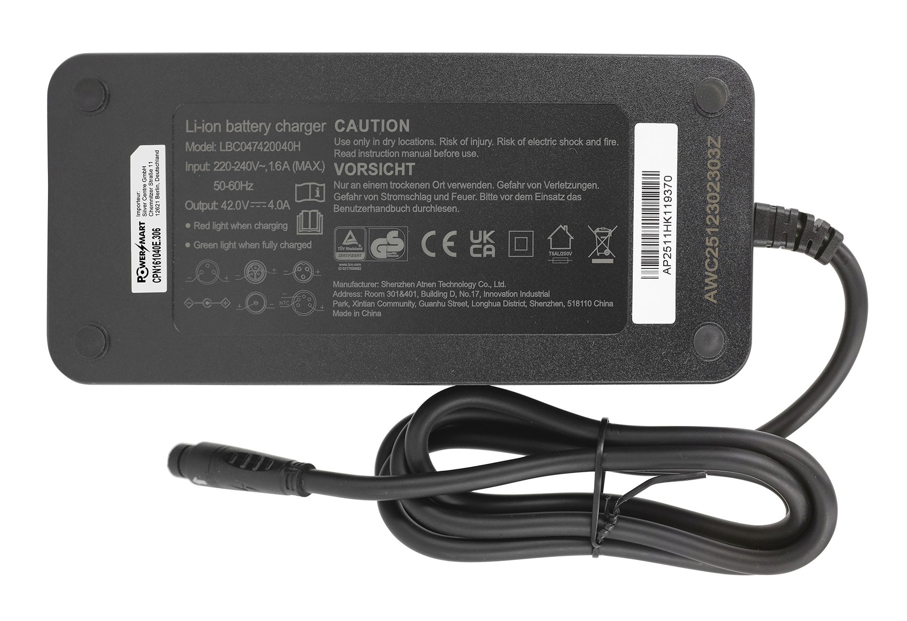 Cargador de batería Li-ion negro modelo LBC047420040H, salida 42.0V 4.0A.