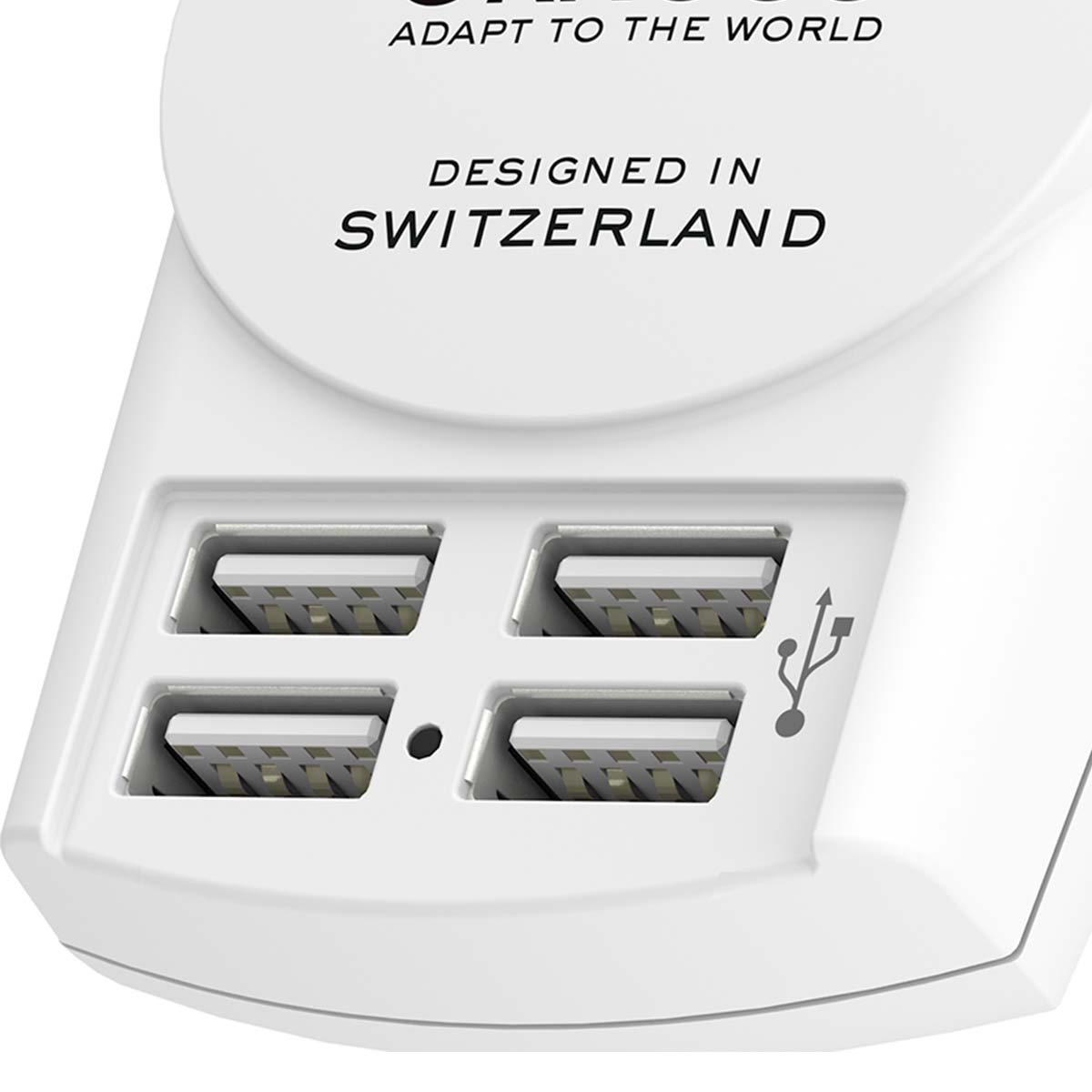 Un adattatore da viaggio bianco con quattro porte USB e un simbolo USB.