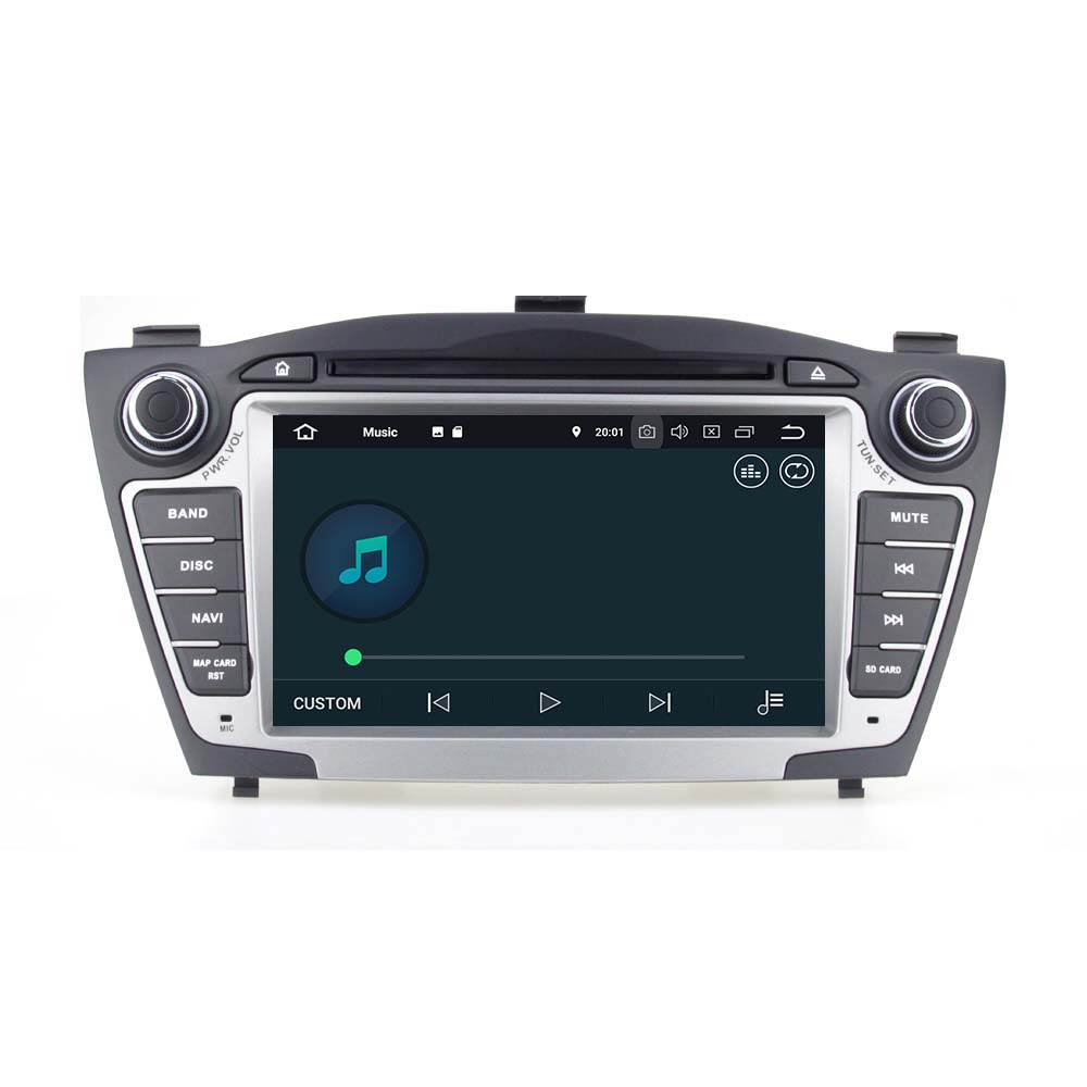 Ein Autoradio mit Touchscreen zeigt Musikwiedergabe mit Steuerelementen und Knöpfen.
