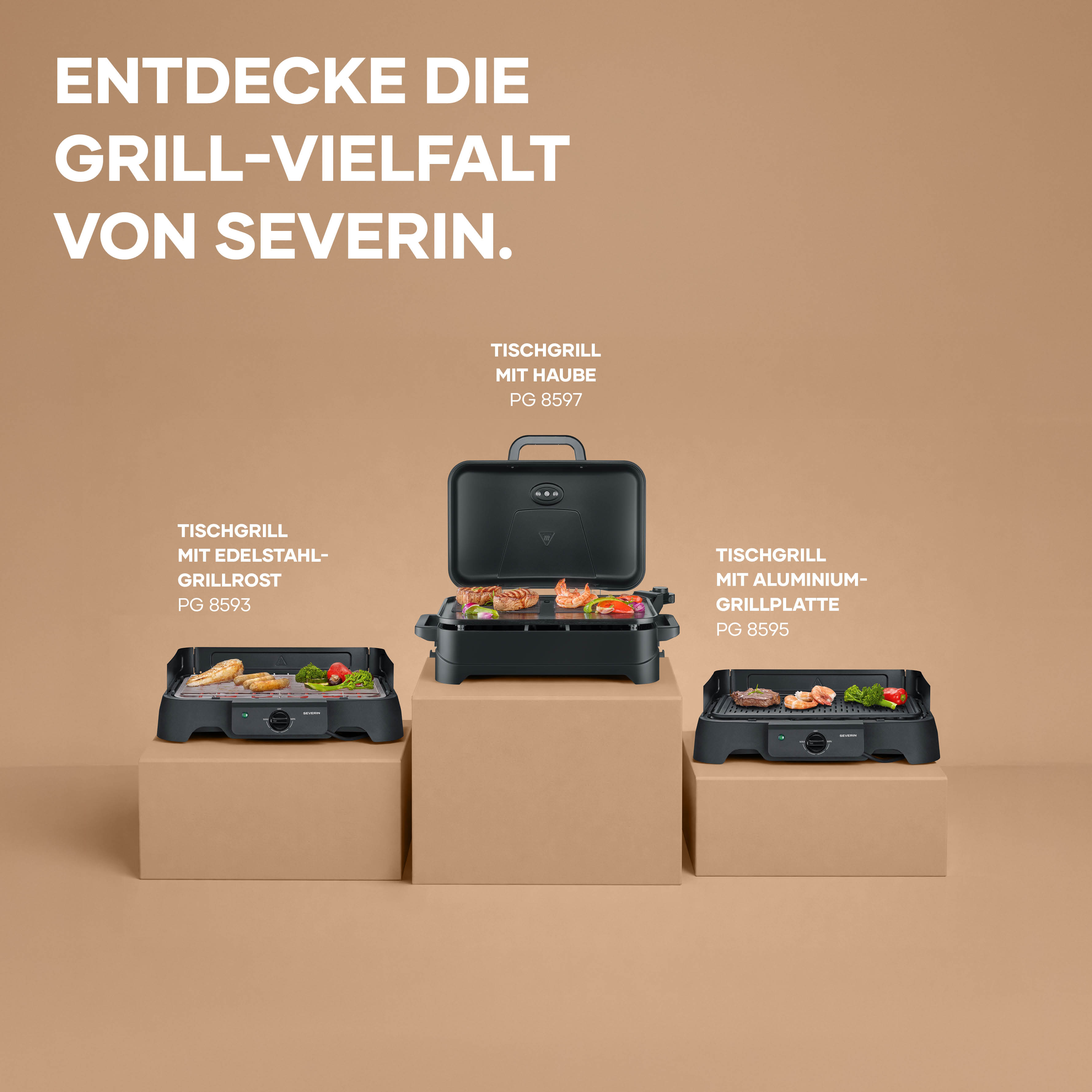 Drei Severin Tischgrills: einer mit Haube, einer mit Grillrost, einer mit Platte.