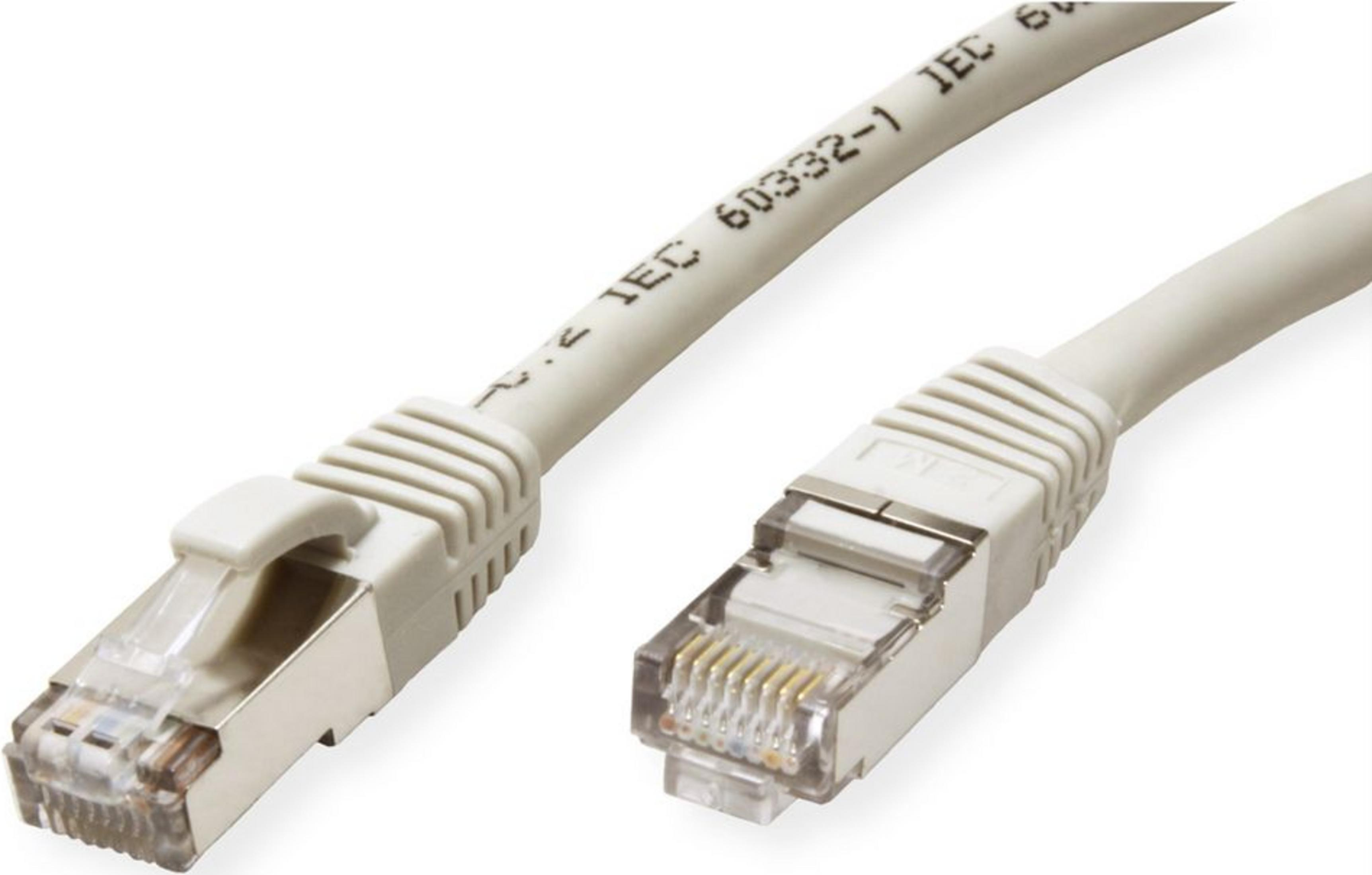 Szary kabel sieciowy z dwoma złączami RJ45, na białym tle.