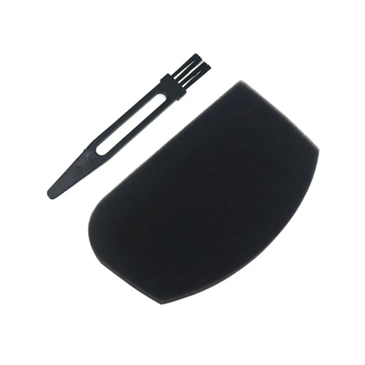 Czarny pędzel do czyszczenia i czarny filtr piankowy na białym tle.