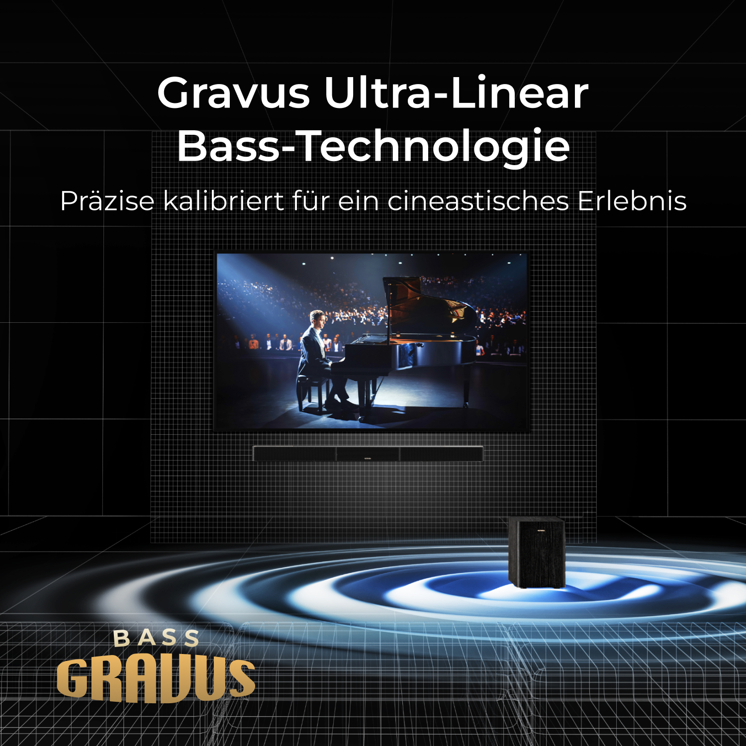 Mężczyzna gra na pianinie przed publicznością. Widoczne są subwoofer i soundbar.