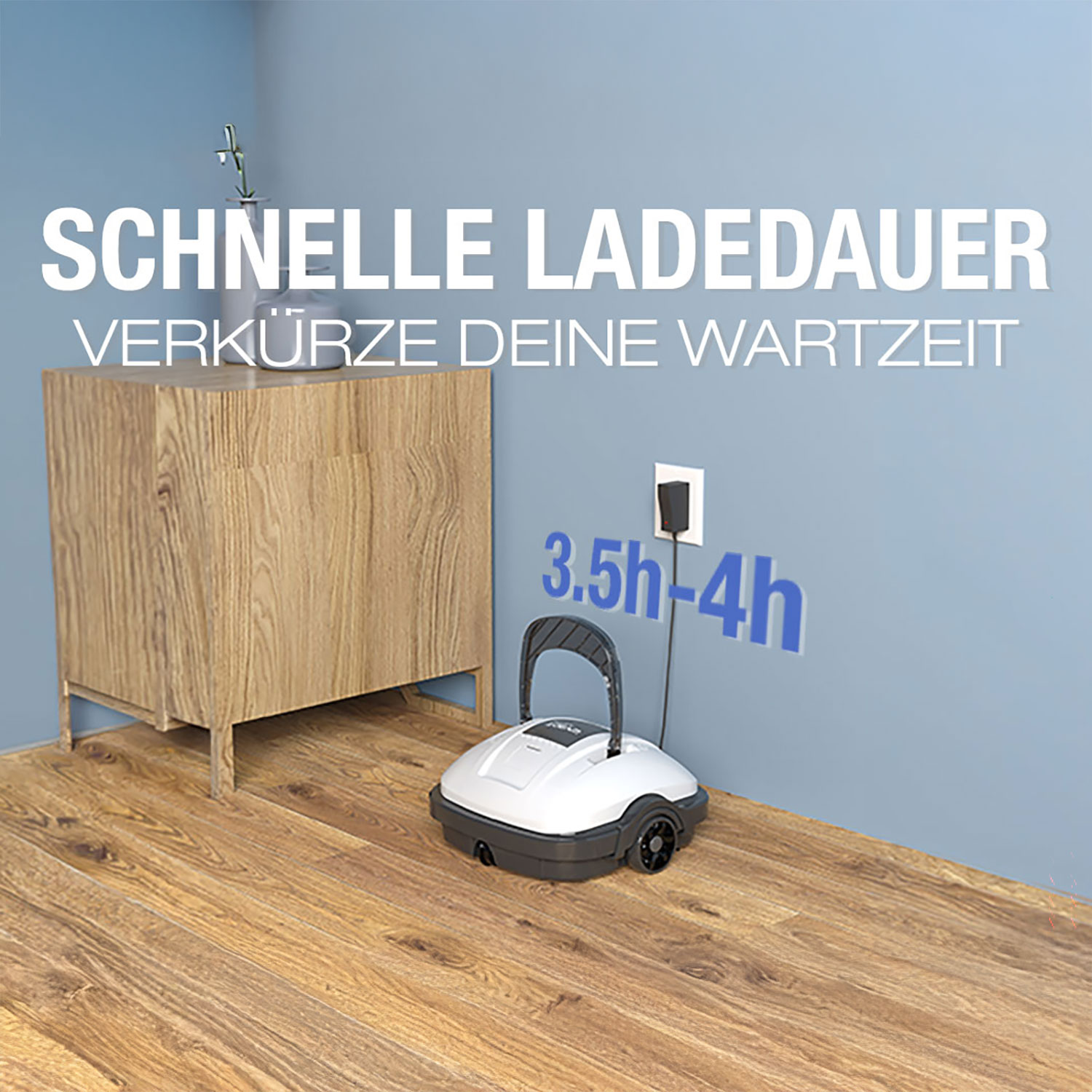 Ein weißer Roboterstaubsauger lädt an einer Steckdose. Text: Schnelle Ladedauer.