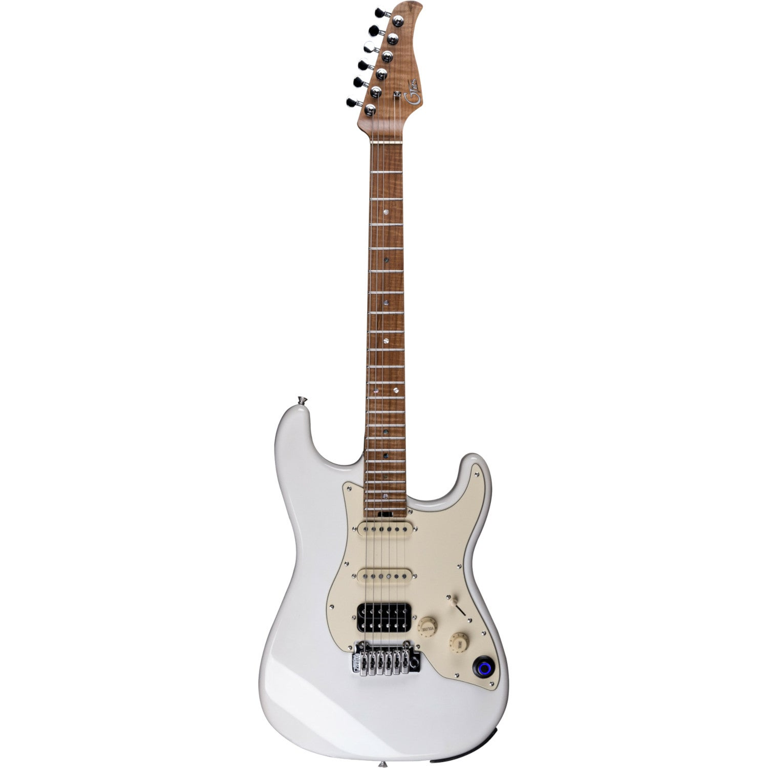 Kahverengi klavyeli, gümüş donanımlı beyaz elektro gitar, izole edilmiş.