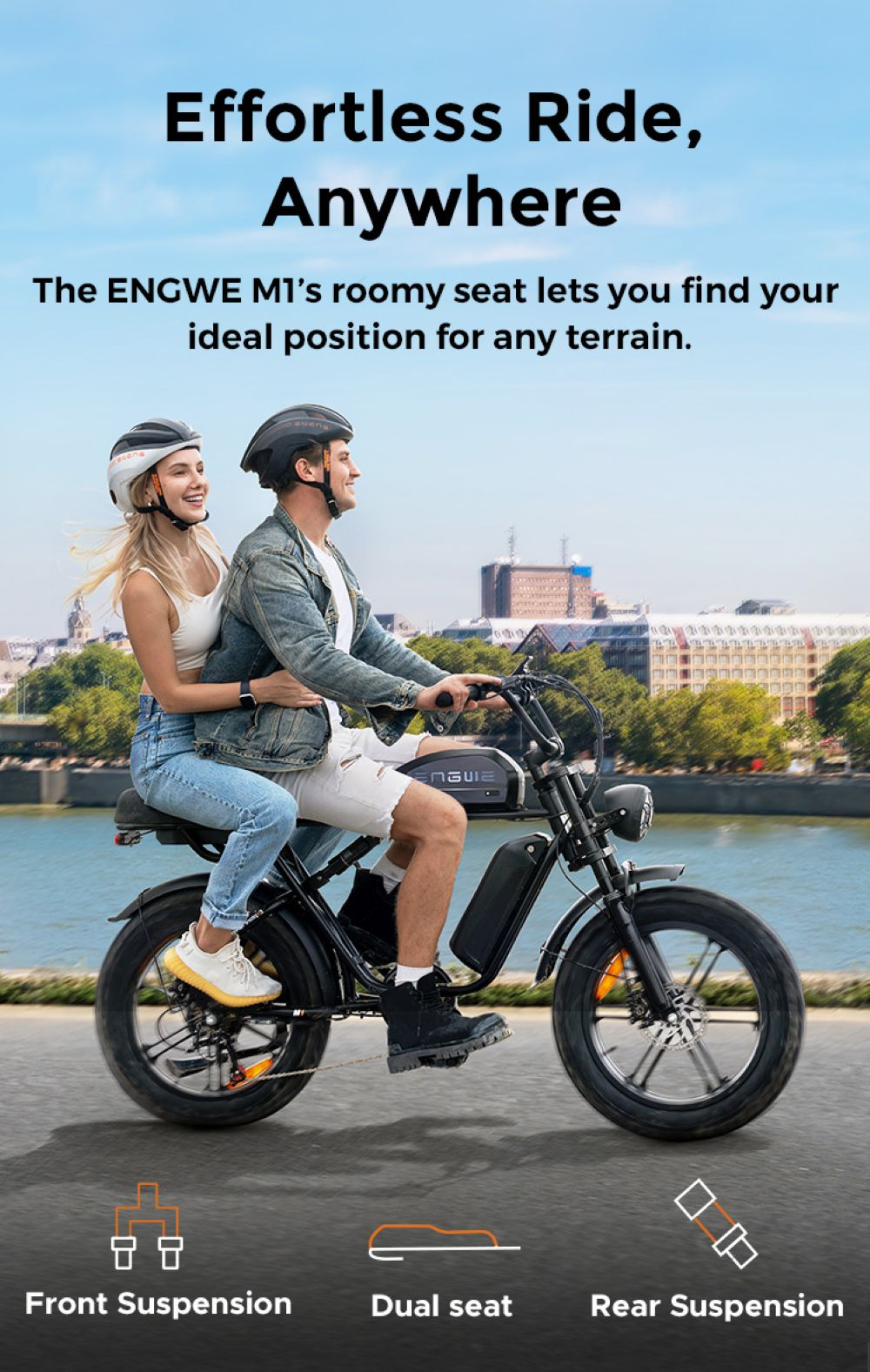 Una pareja monta una e-bike ENGWE M1 con asiento doble y suspensión.