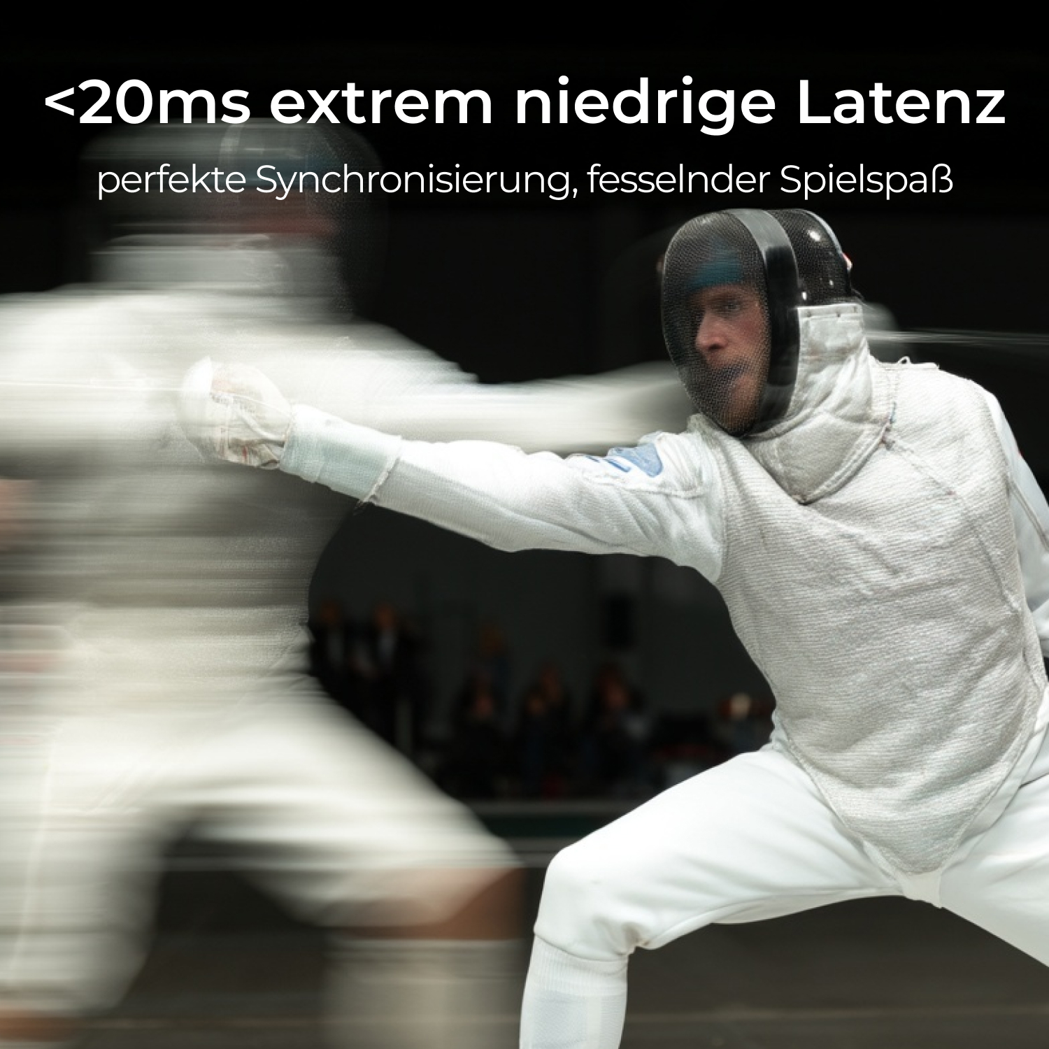 Zwei Fechter in voller Ausrüstung im Duell, mit starker Bewegungsunschärfe.