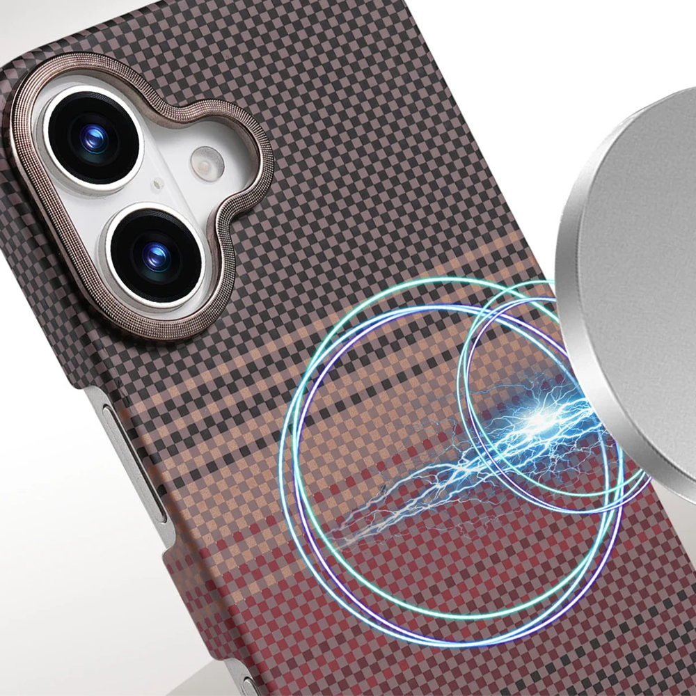 Kareli desenli telefon kılıfı, kamera ve manyetik şarj göstergesi.