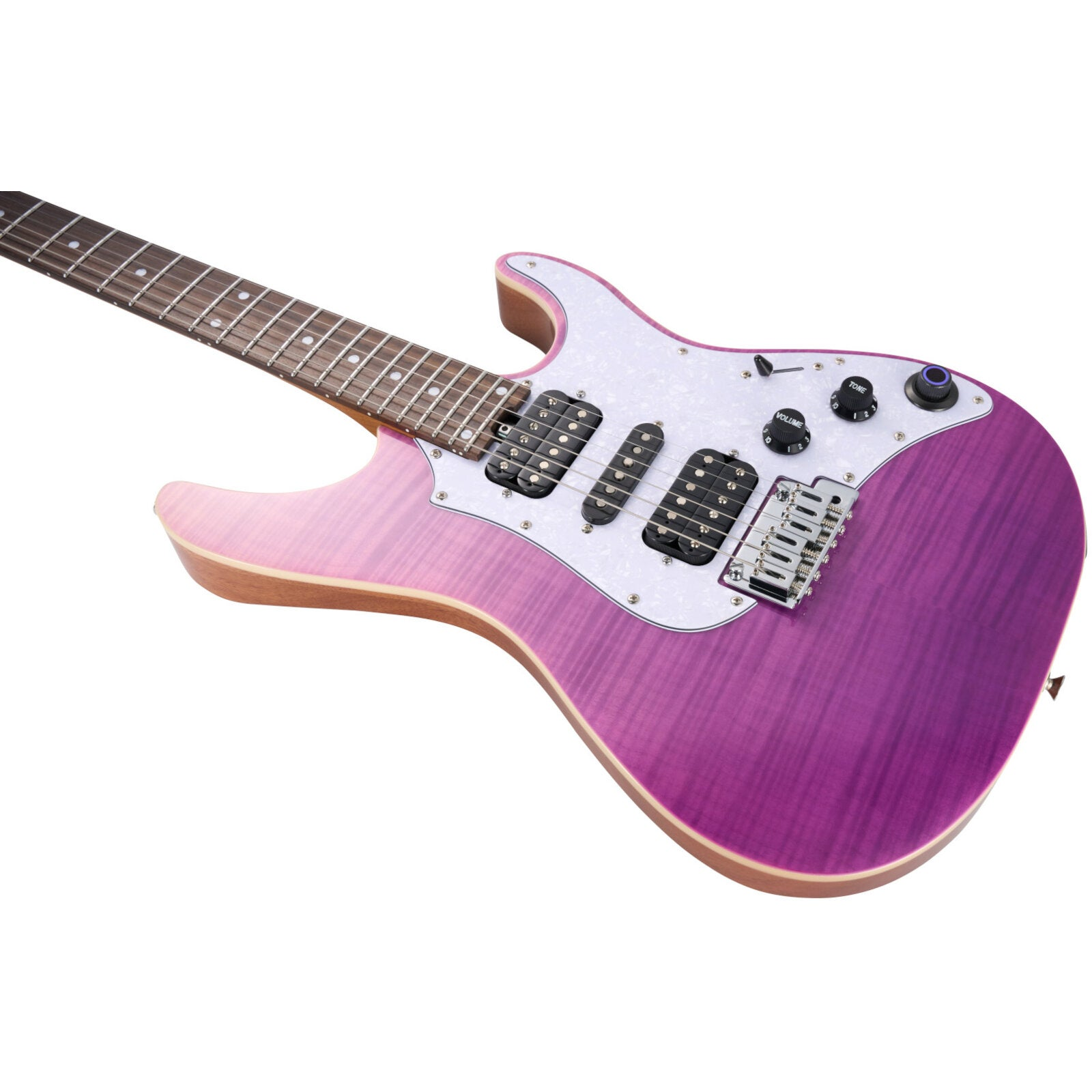 Beyaz pena korumalı, üç manyetikli mor elektrik gitar.